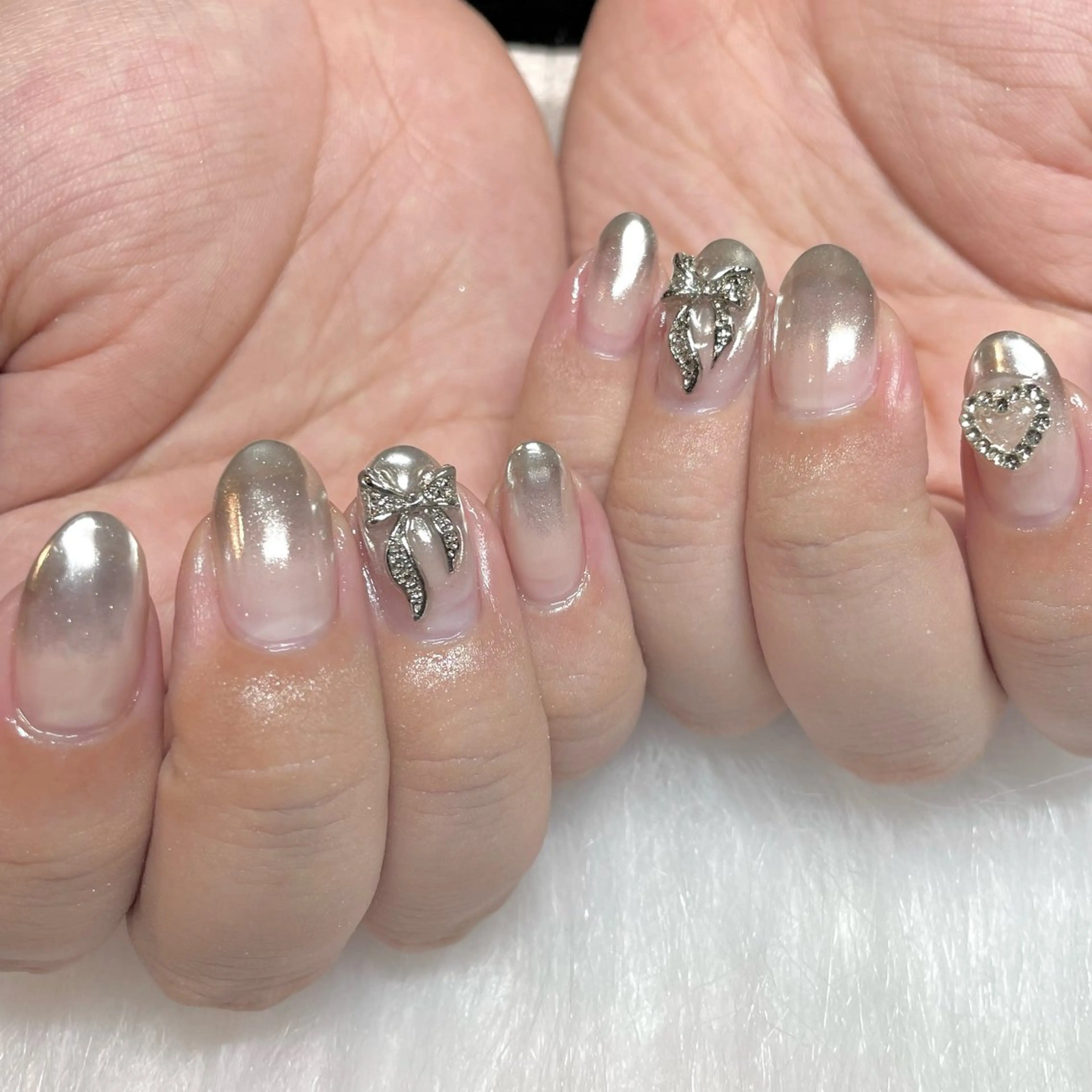 ネイル ミラーネイル ハンドネイル Nail ヌシん家 AKANEのネイルデザイン