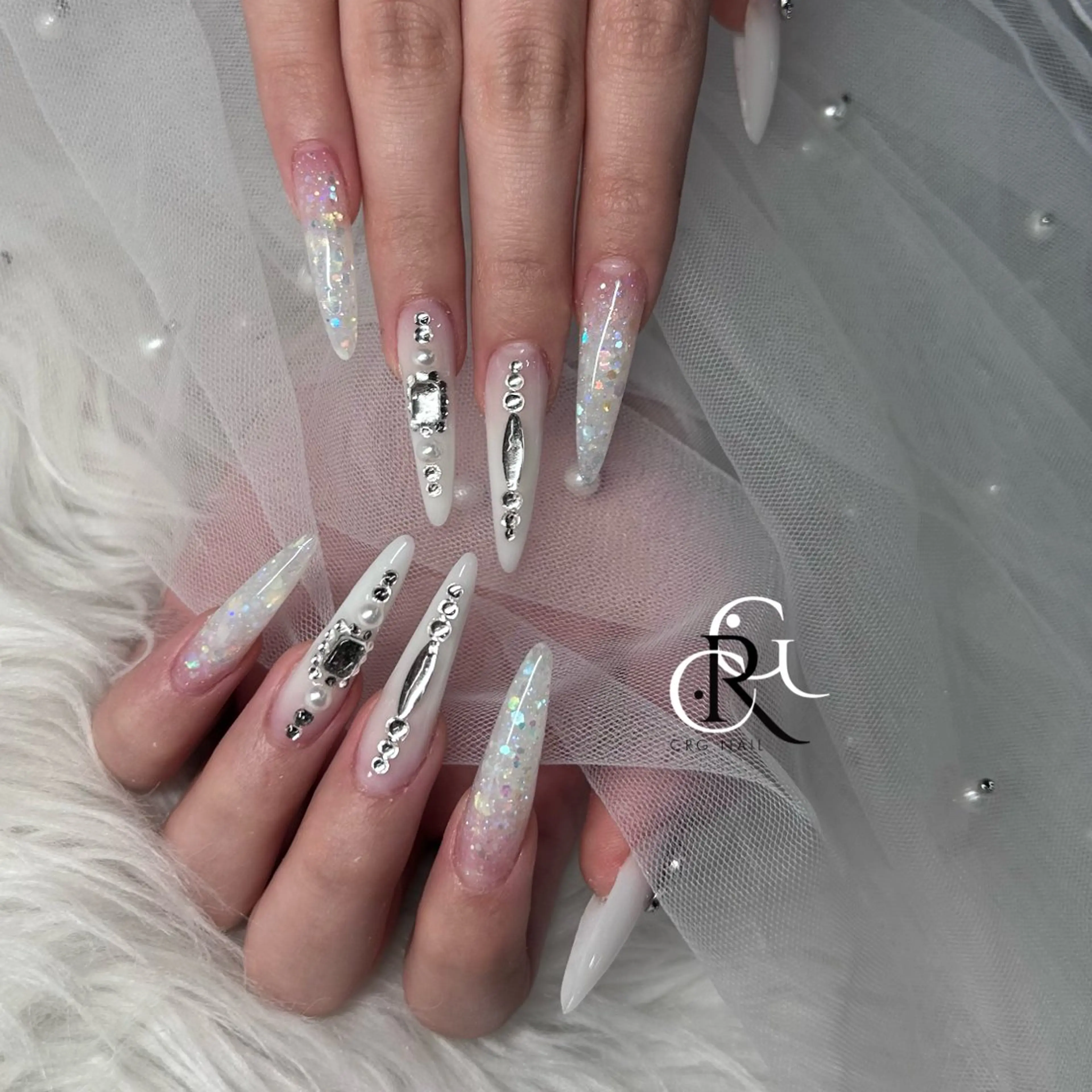 ロング ハンドネイル CRGNAIL RENAのネイルデザイン