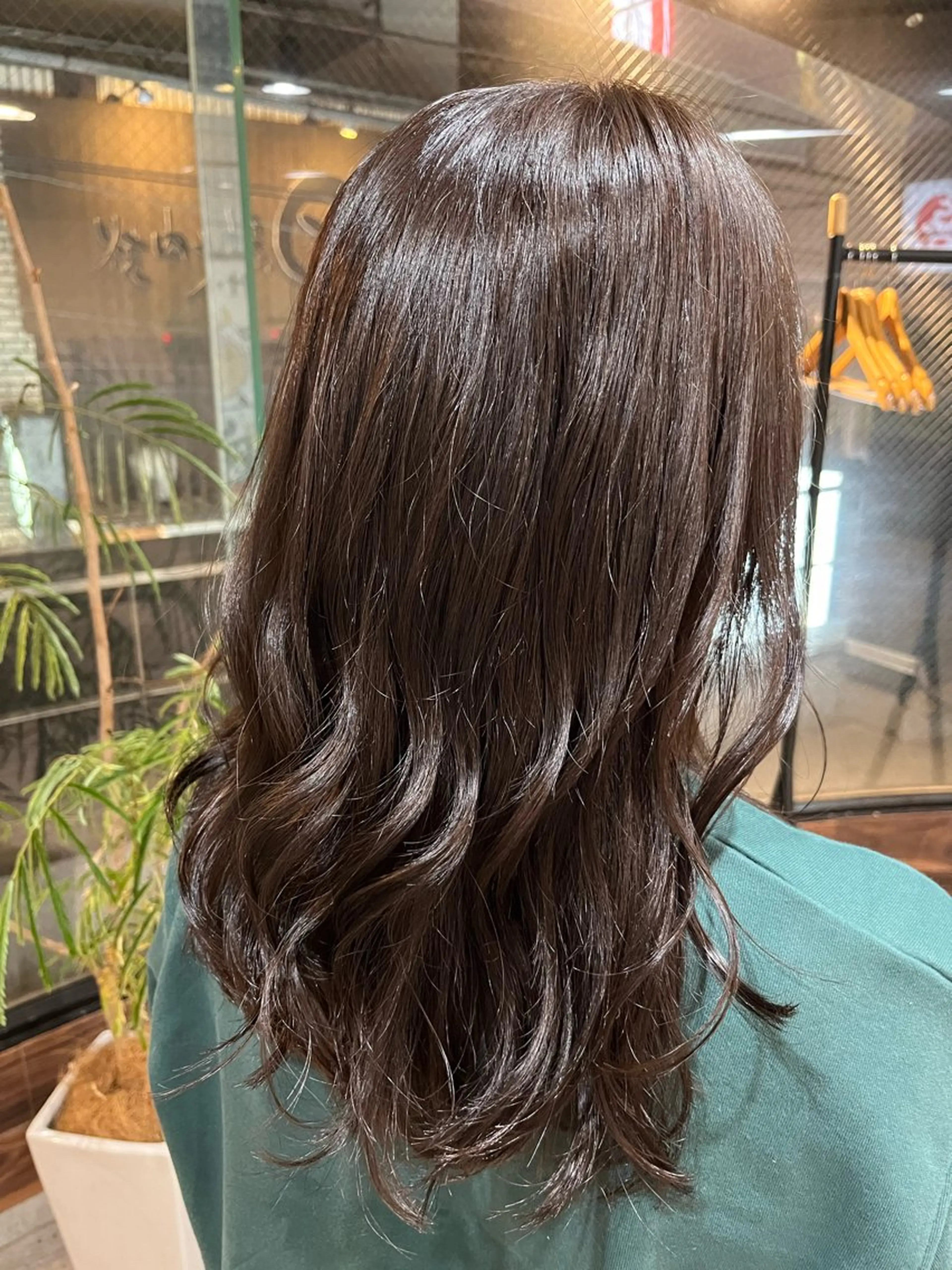 セミロング 神田 梨華のヘアスタイル