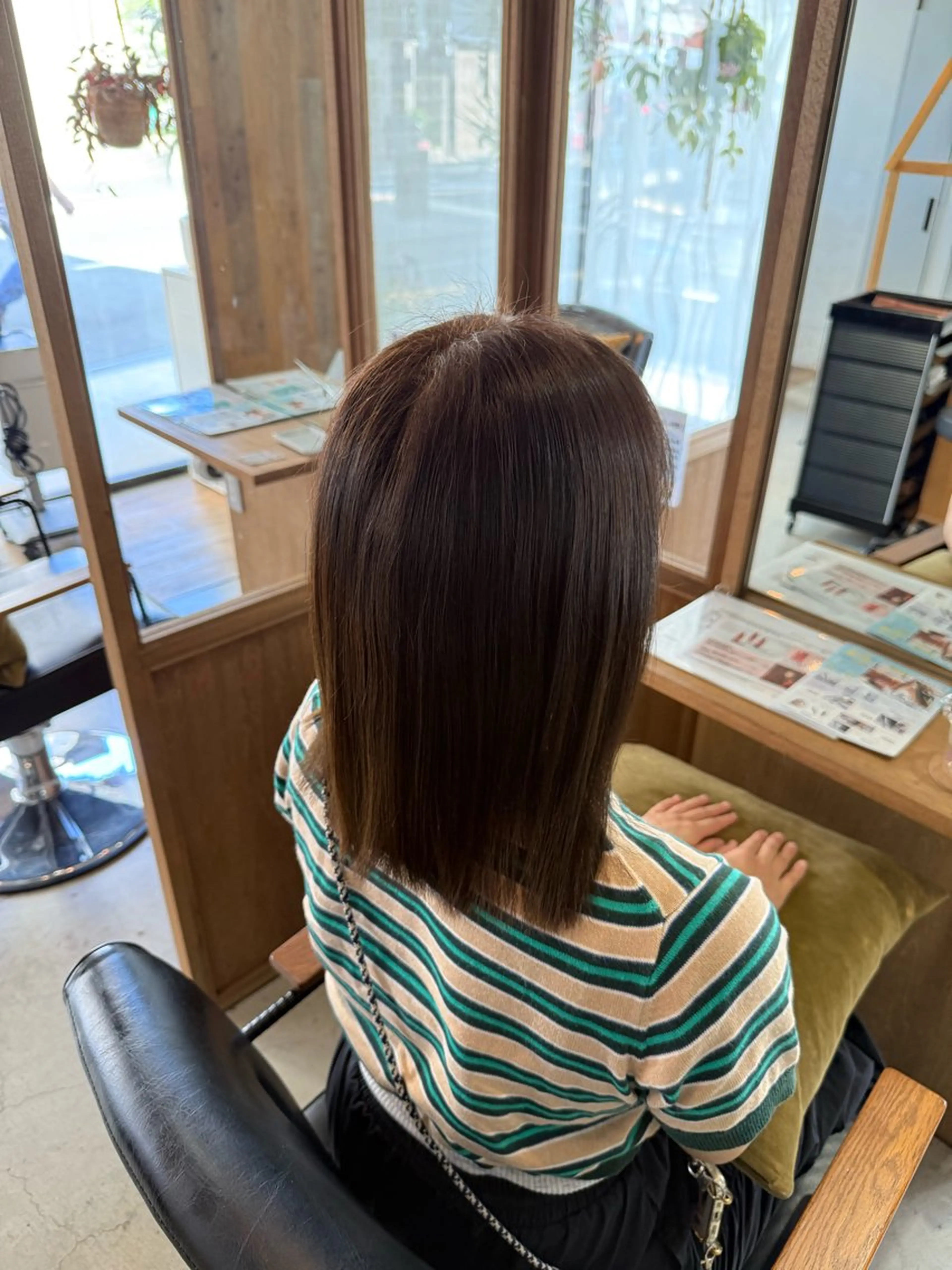 ミディアム カラー ブラウンカラー オリーブブラウン FERIA池田/ 大達咲月のヘアスタイル