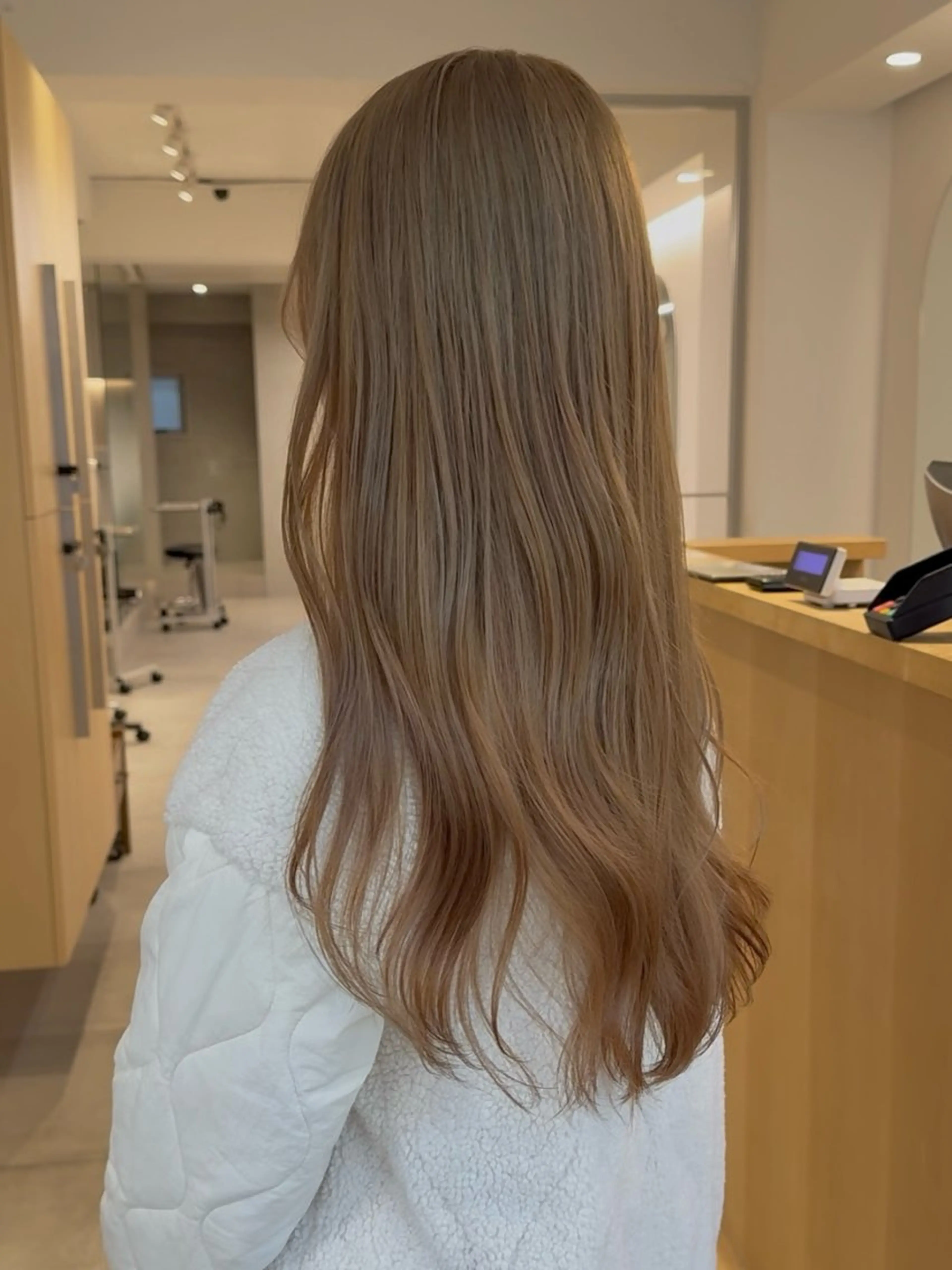 ロング カラー ヘアカラー トリートメント noa/ 渋谷のヘアスタイル