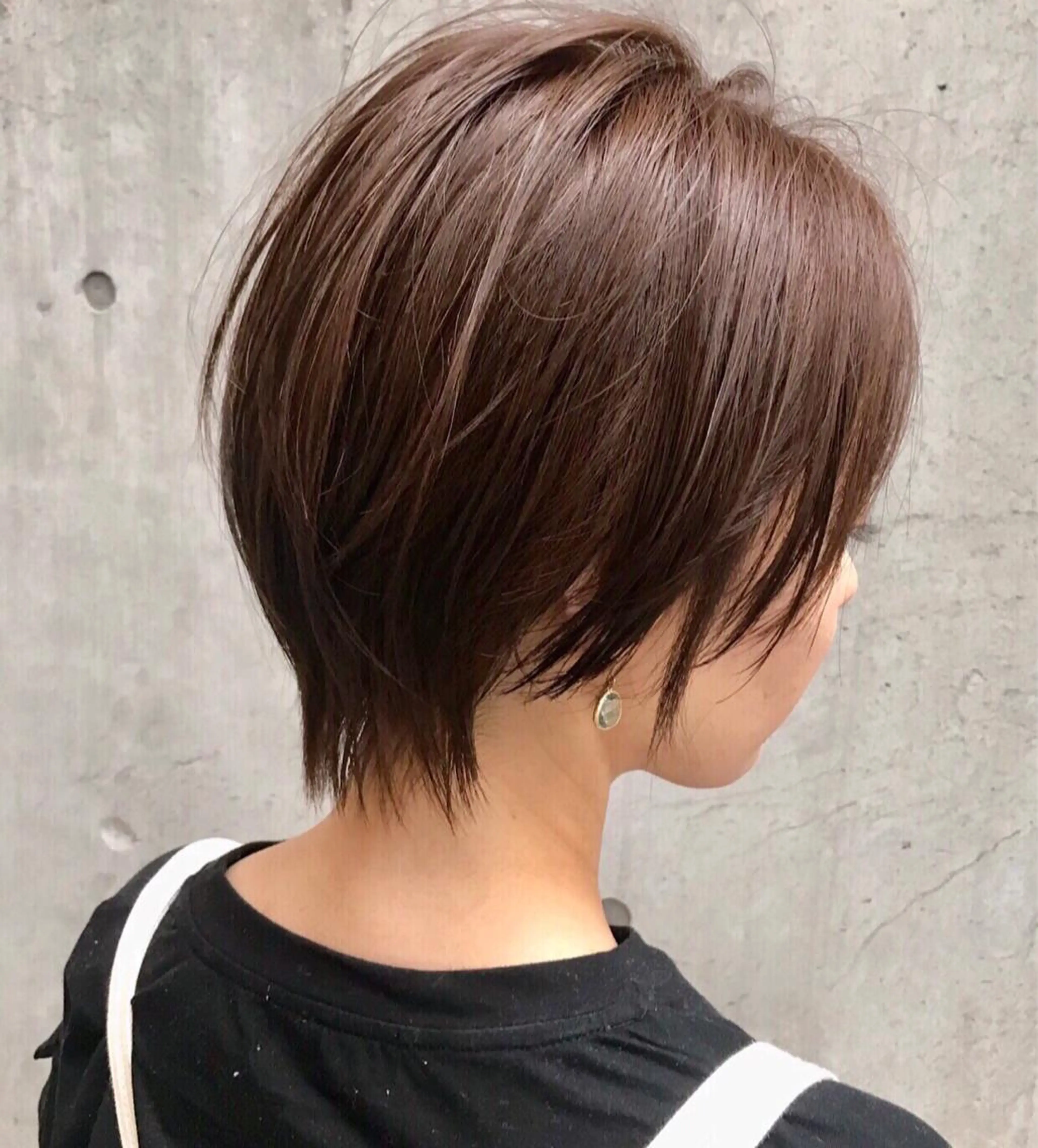 ショート カラー アッシュ ベージュカラー ブルーカラー グレージュ ハイトーンカラー カット ヘアカラー DX SHARE SALON SHIBUYA所属・AKI アキのヘアスタイル