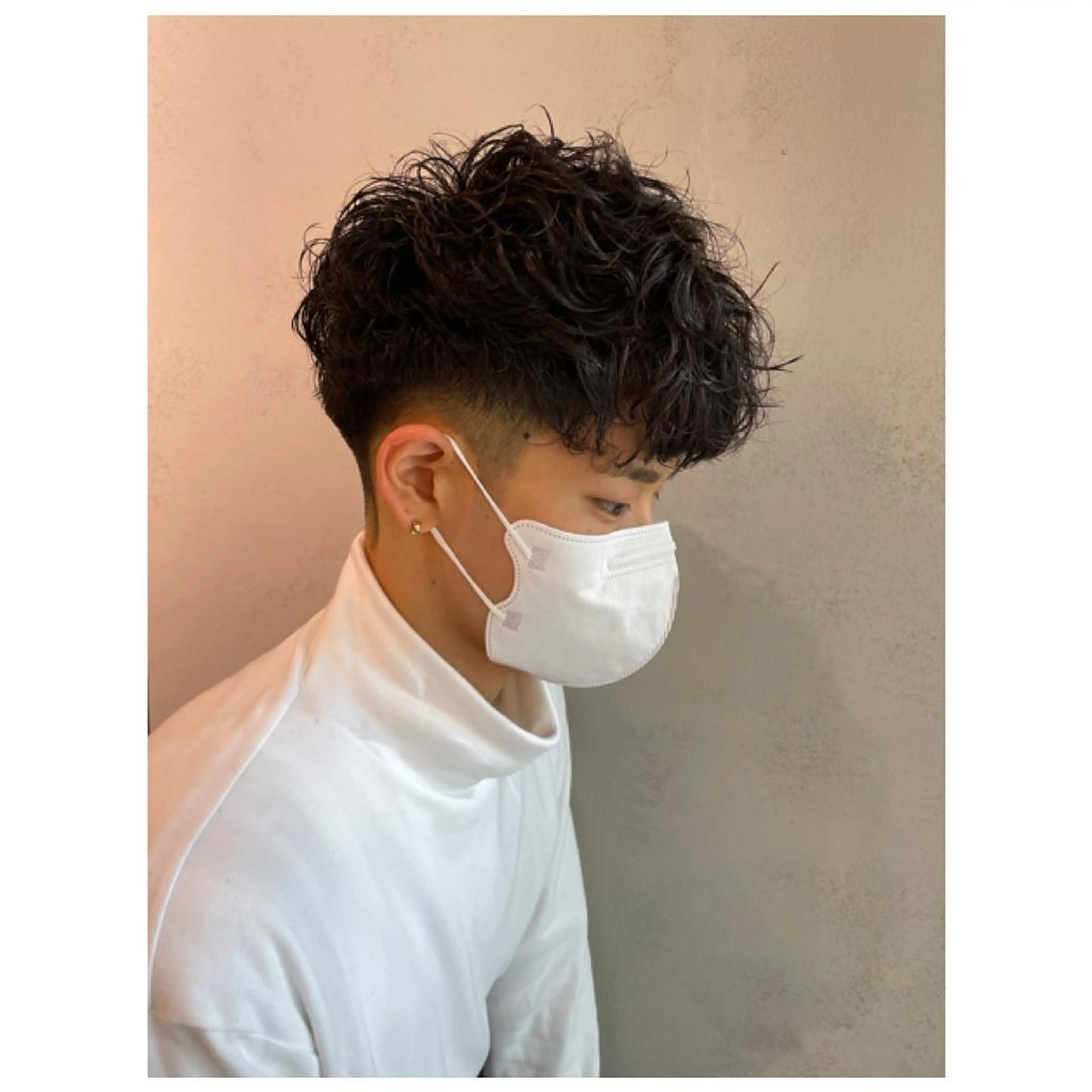 セミロング メンズ ショートボブ スペインカール ボブ レイヤー・波巻き RYOSUKEのヘアスタイル