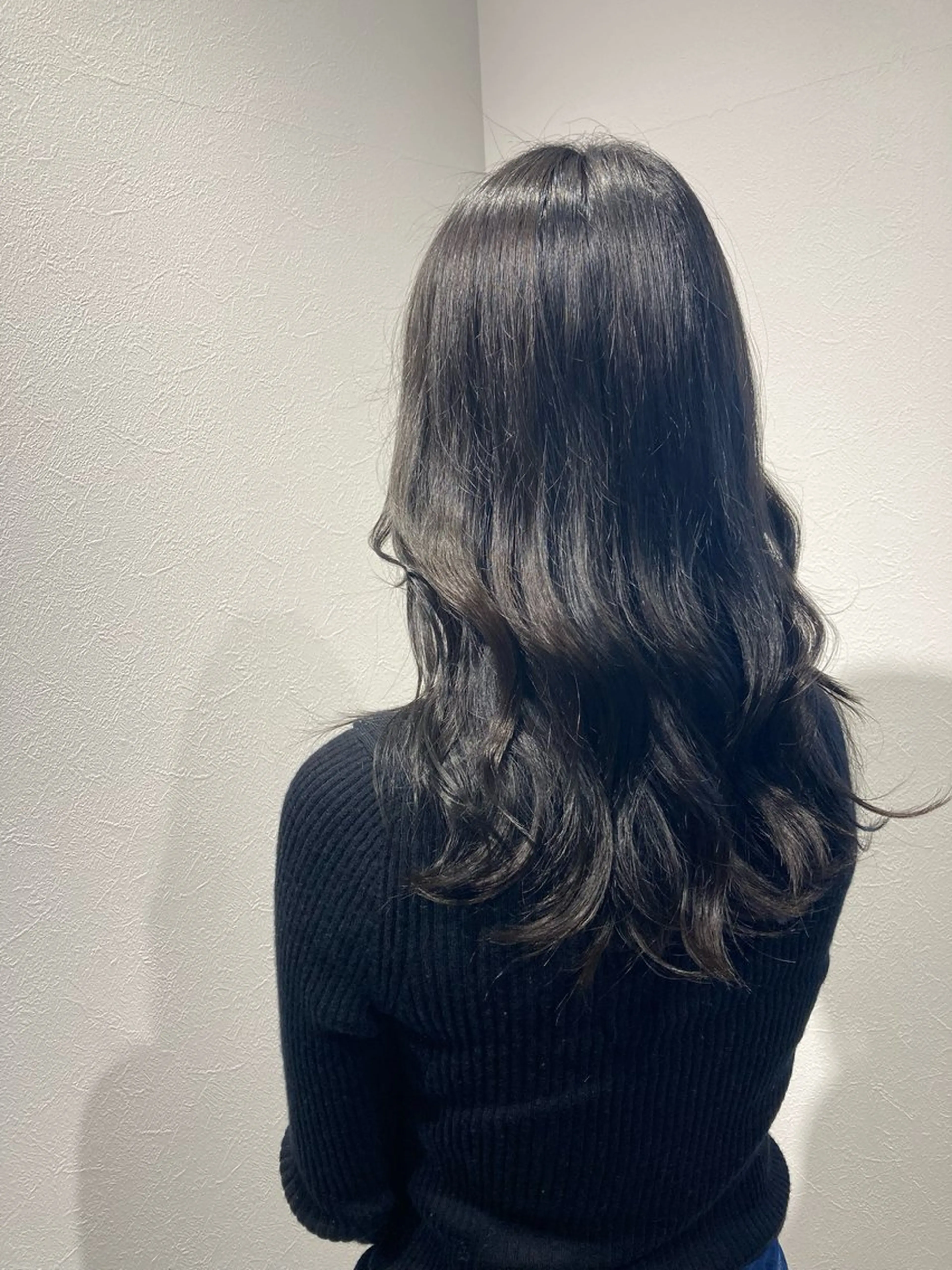 カラー ロング グレージュ オリーブグレージュ オリーブグレー ヘアカラー 田中 克弥のヘアスタイル