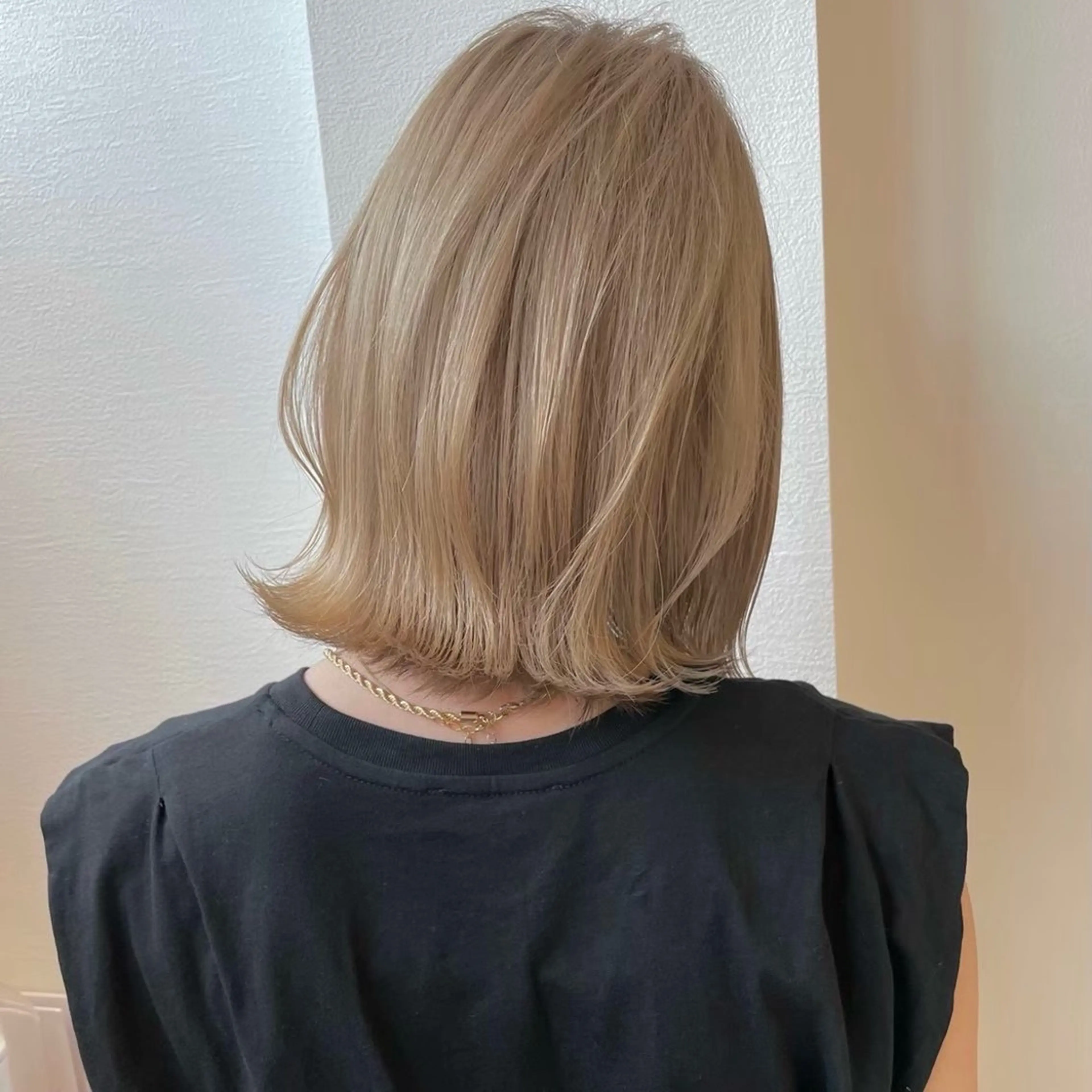 ショート アッシュ ボブ くびれヘア 顔まわりレイヤー 顔周りカット カット トリートメント ヘアセット ボブ｜韓国｜美髪矯正 ｜amika🌙のヘアスタイル