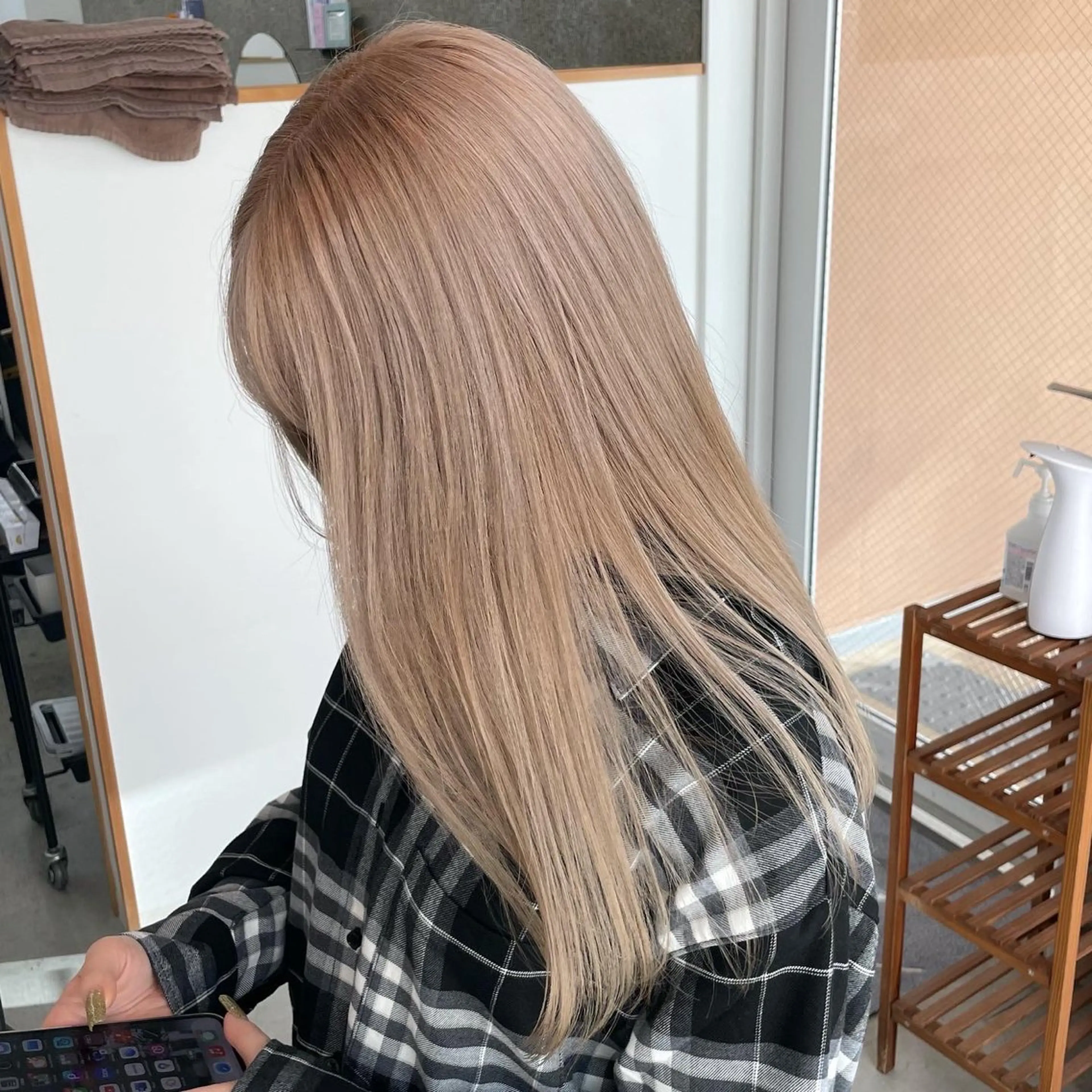 ロング カラー ブリーチ ケアブリーチ ヘアカラー トリートメント Lull1人美容室 バレイヤージュのヘアスタイル