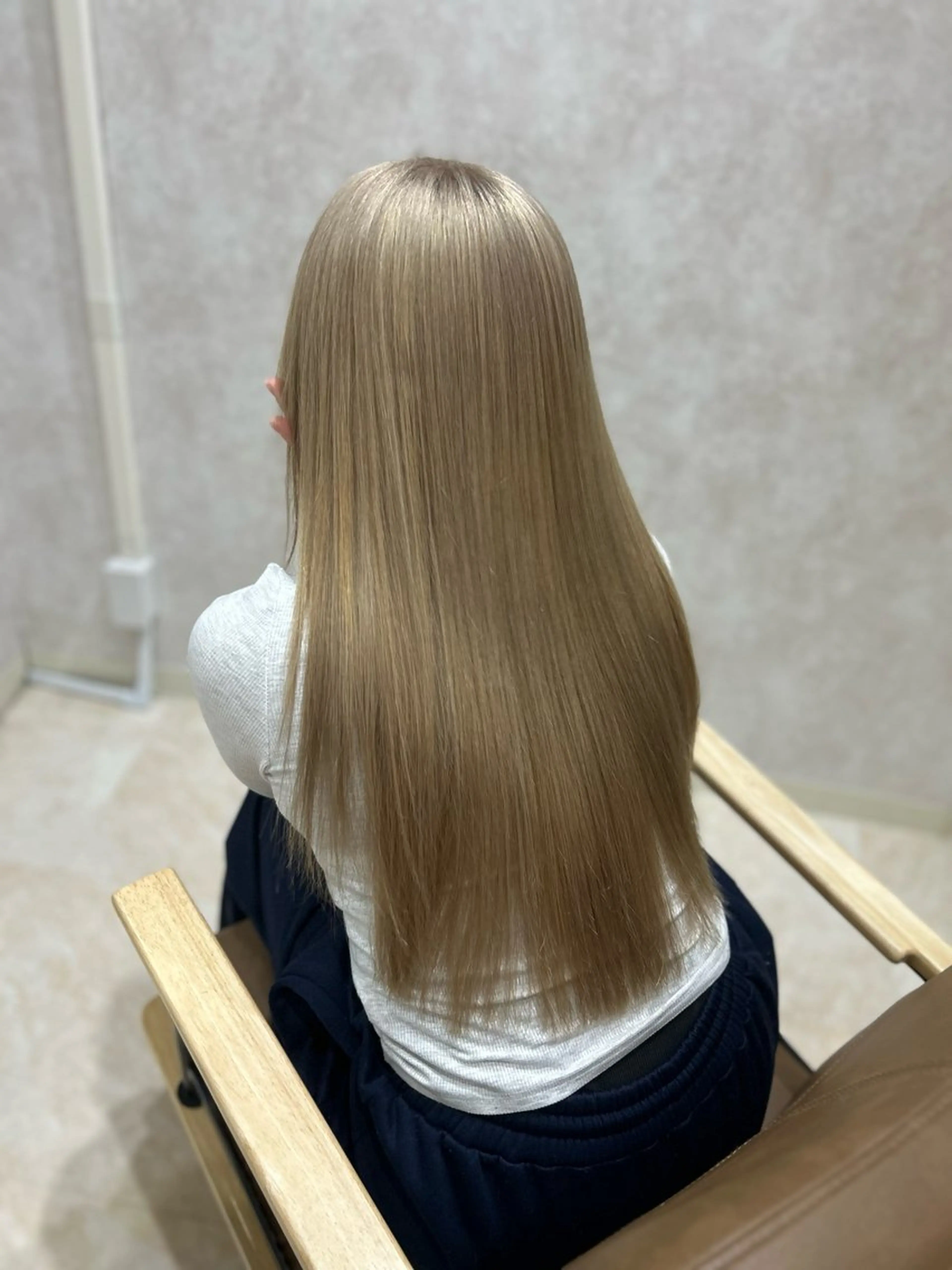 ロング カラー ベージュカラー ブリーチ ハイトーンカラー ハイトーンベージュ haruka 遥歌のヘアスタイル