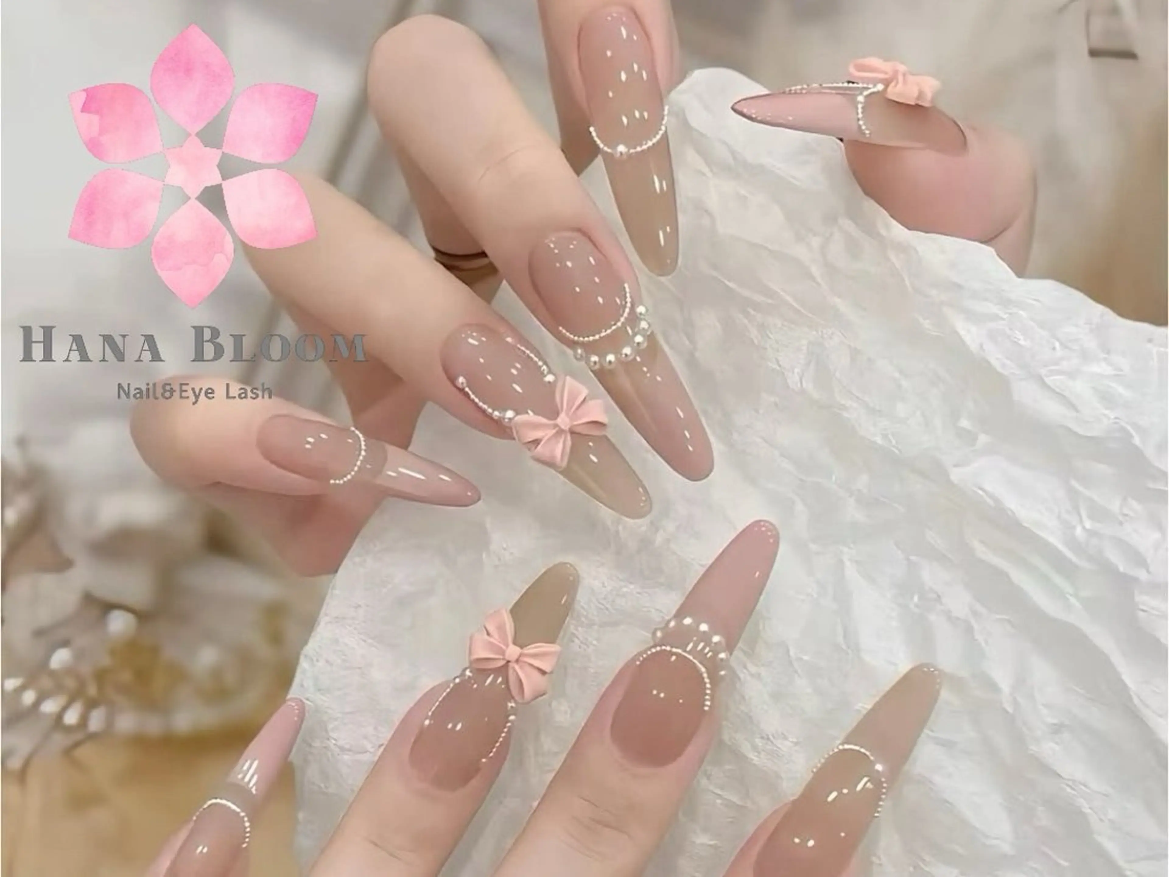 ネイル フレンチネイル ジェルネイル グラデーション ラメ(グリッター) マグネットネイル ハンドネイル ハンドケア Hana Bloom Nail Salonのネイルデザイン