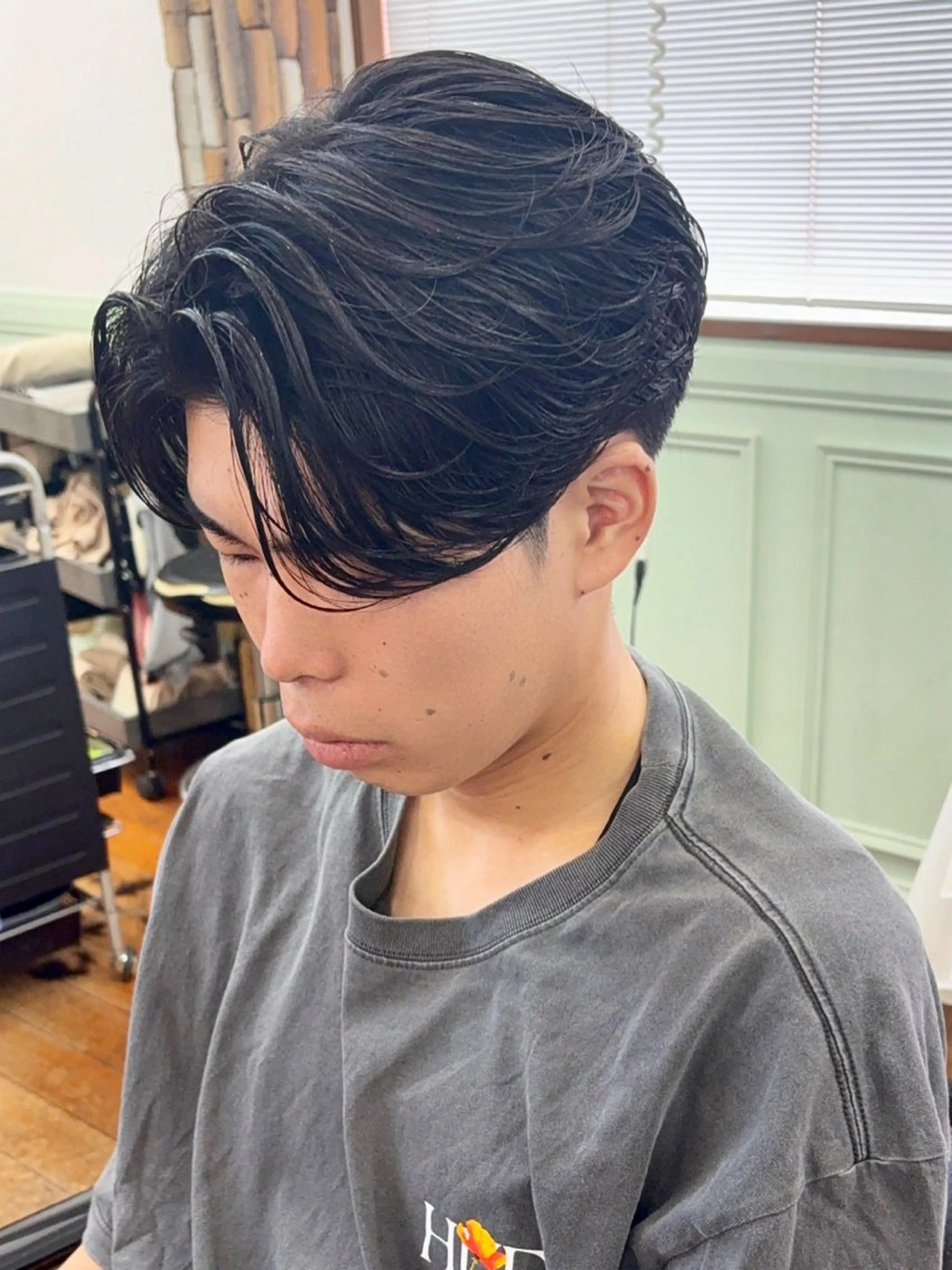 ミディアム パーマ メンズ ミディアムパーマ メンズパーマ ニュアンスパーマ 勝木 拓のヘアスタイル