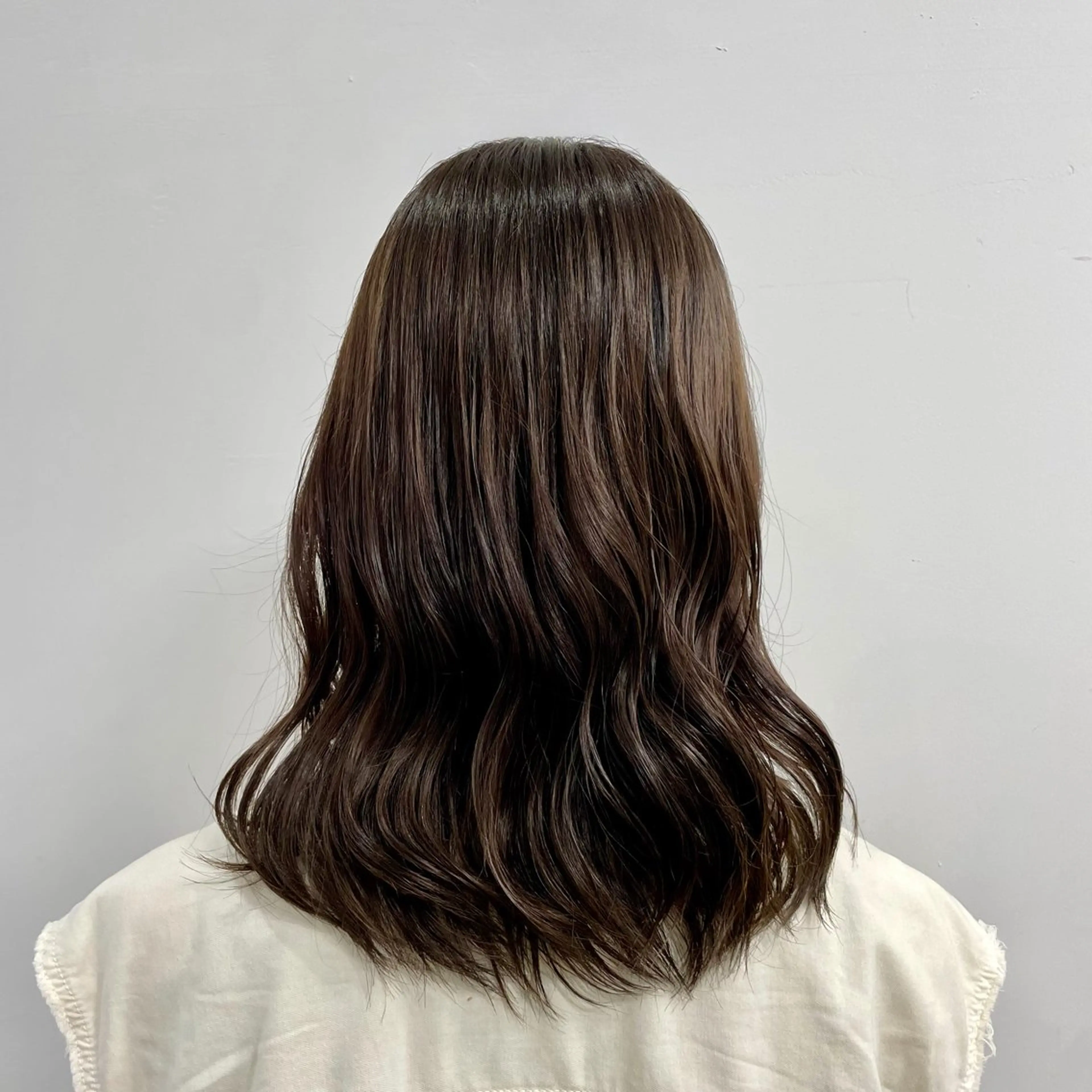 ミディアム カラー ルプラボウ 神谷有音/艶髪のヘアスタイル