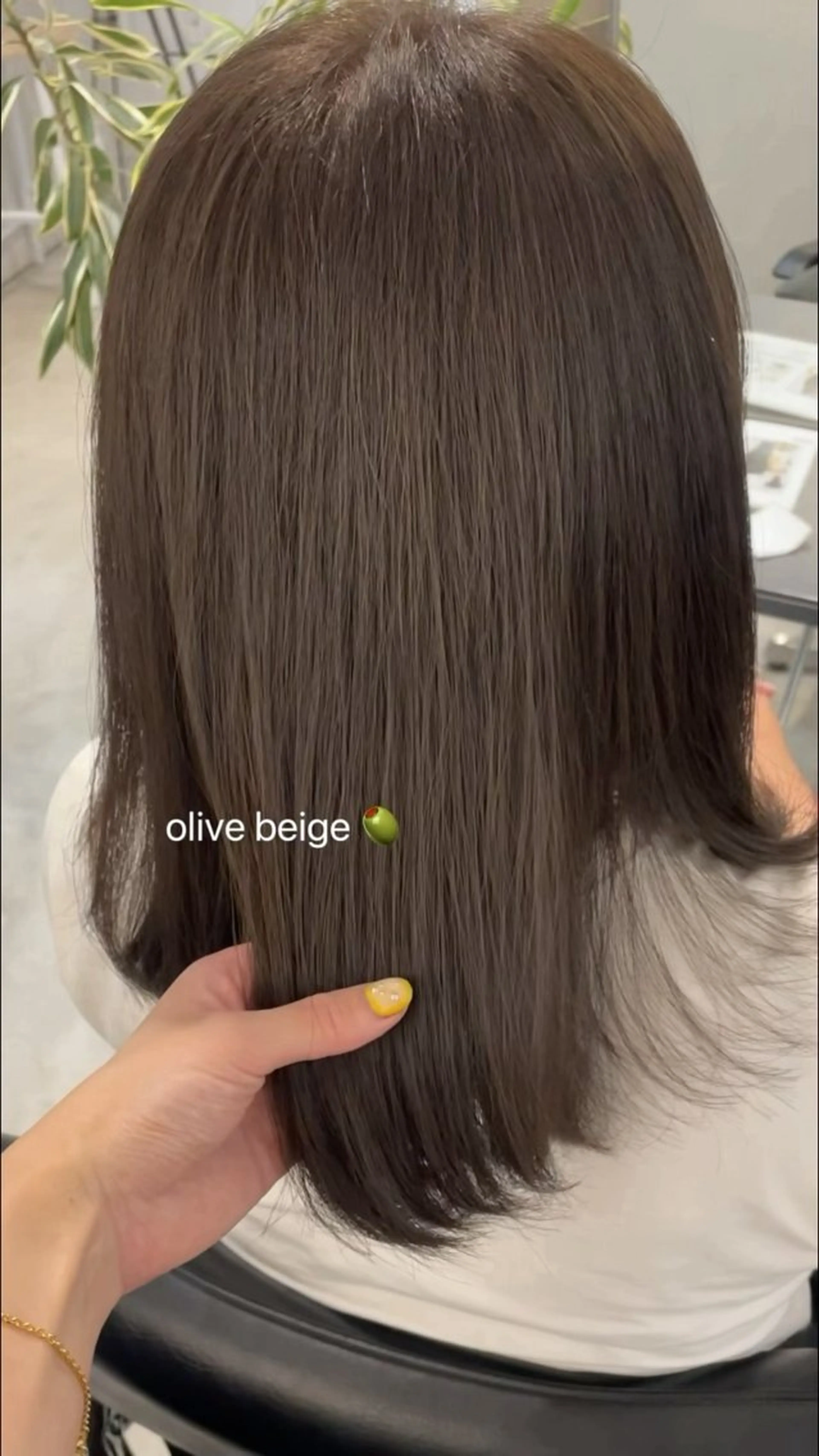 ミディアム SAKI 新宿のヘアスタイル