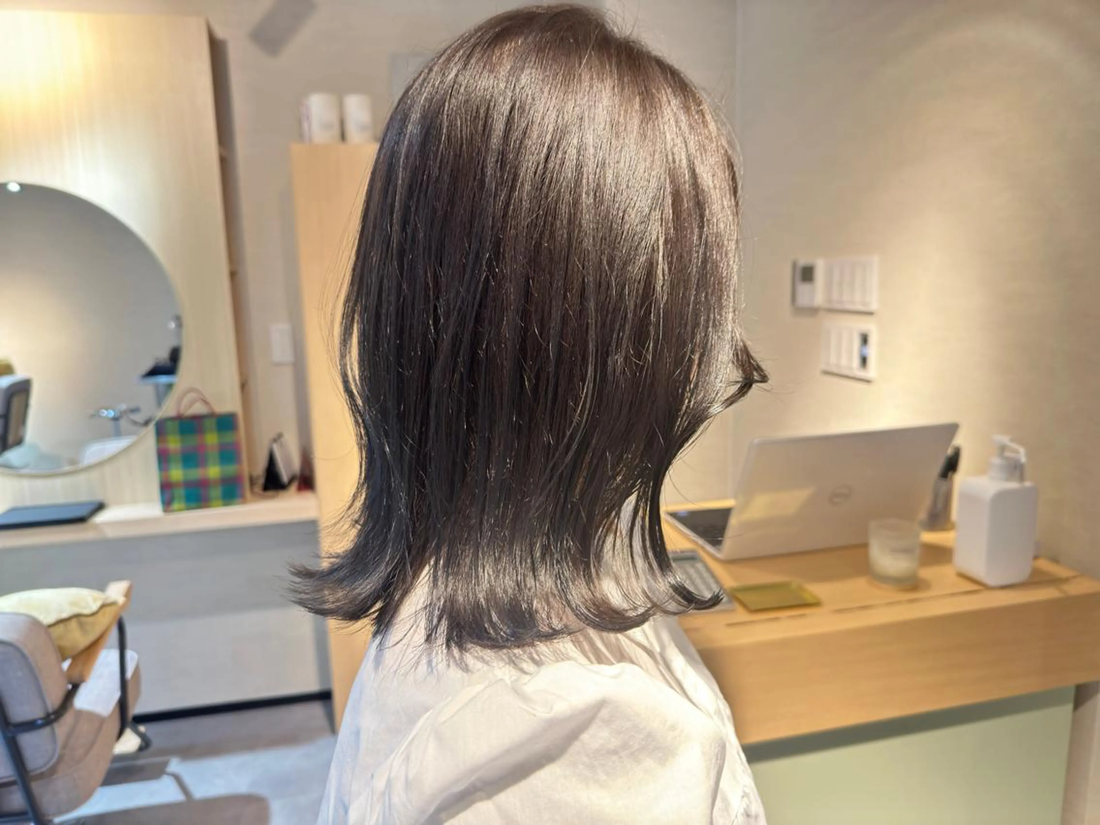 ミディアム カラー ブルーカラー ブルーグレー ブルーグレージュ グレージュ カット ヘアカラー トリートメント Une（ユヌ）所属・【Uneユヌ】菊地 春那のヘアスタイル