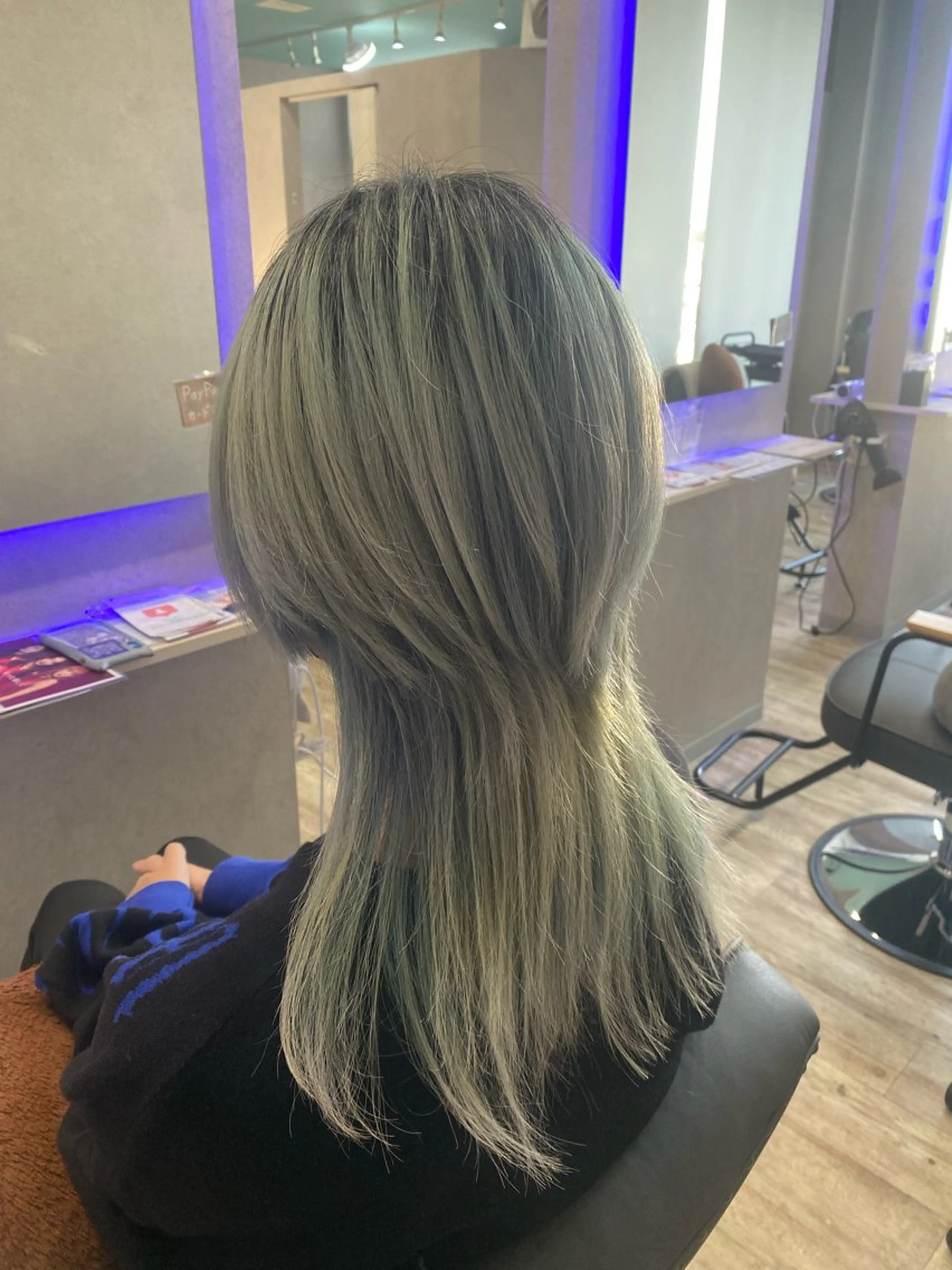 ミディアム メンズ メンズウルフカット ウルフカット カット momo カットモデルのヘアスタイル