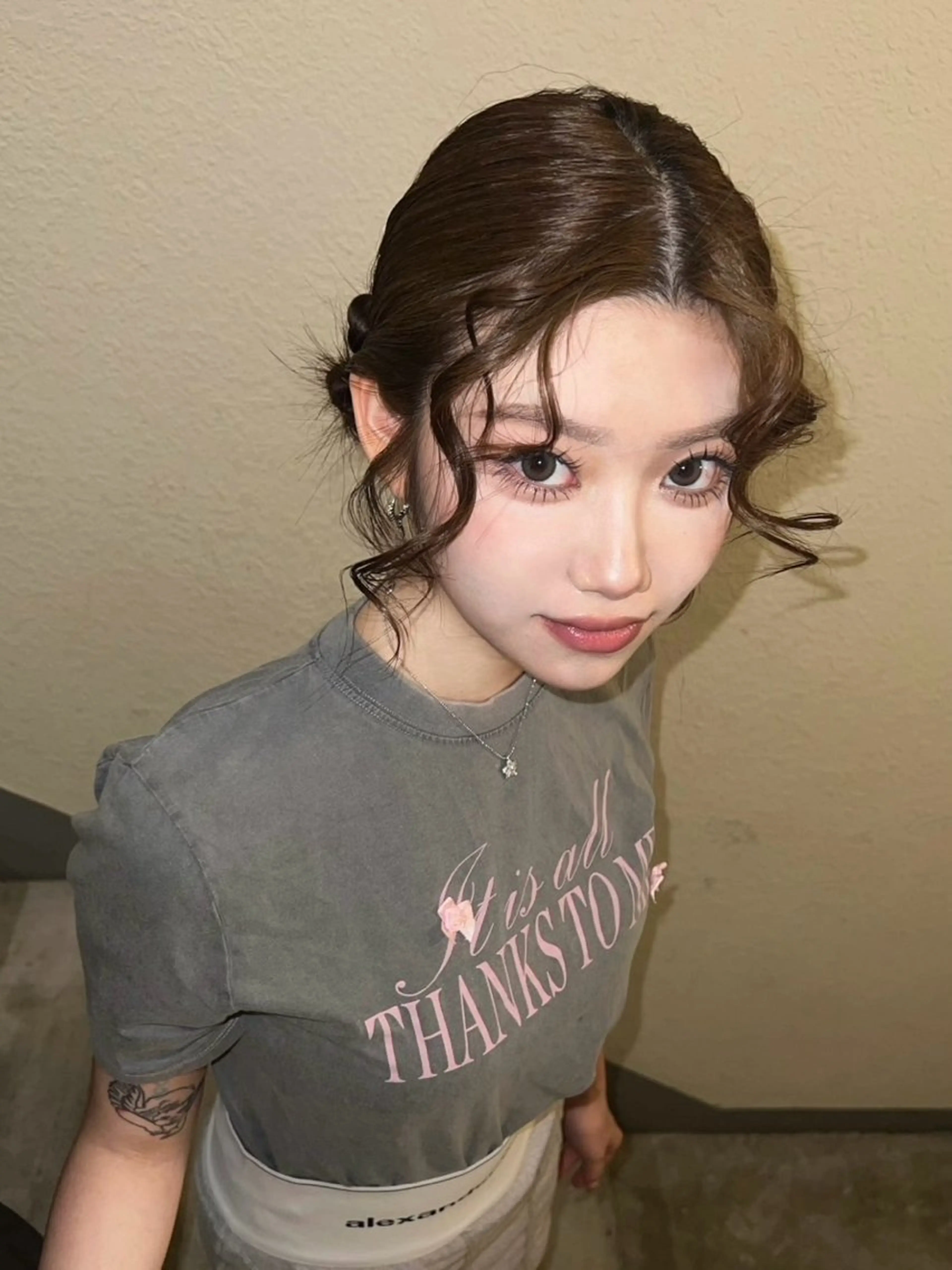 ロング カラー ヘアアレンジ アッシュ アッシュブラウン ブラウンカラー SIKI所属・SIKI ゆうのヘアスタイル