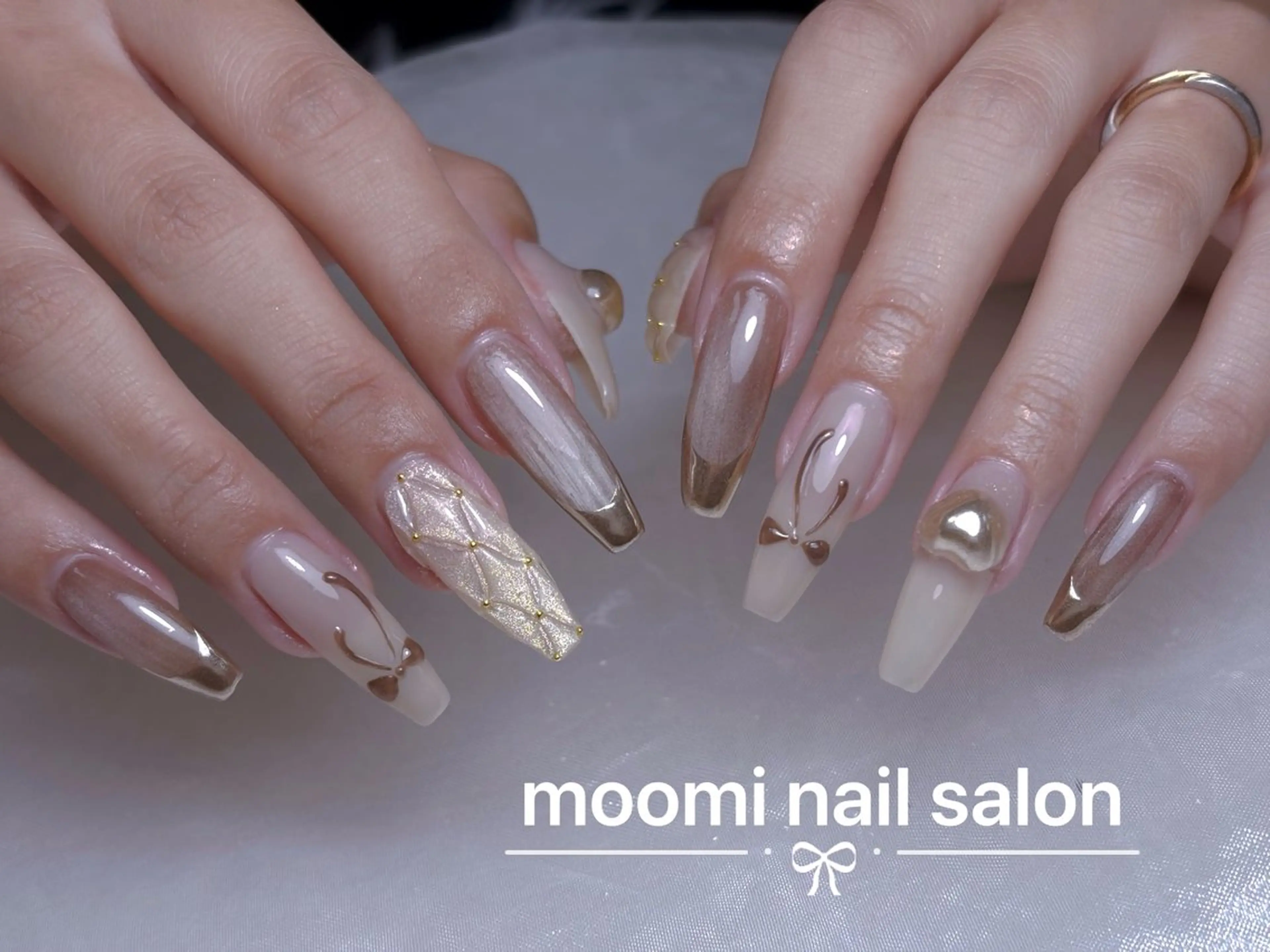 ネイル チークネイル フレンチネイル ジェルネイル グラデーション ハート ハンドネイル moomi nail スカルプ専門のネイルデザイン