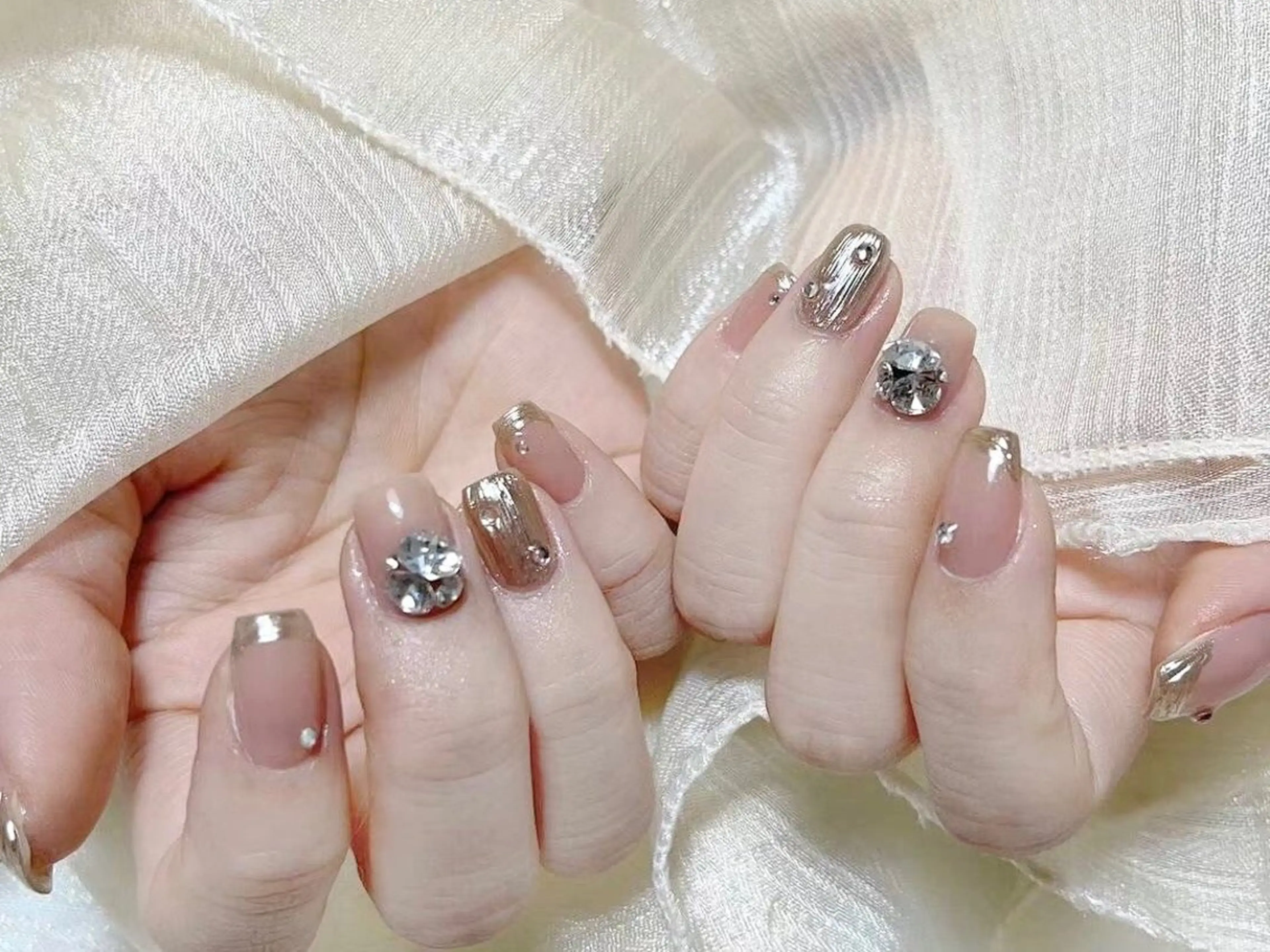 ネイル オーロラネイル チークネイル 長さ出し フットネイル フレンチネイル ハンドネイル ハンドケア lily nailのネイルデザイン