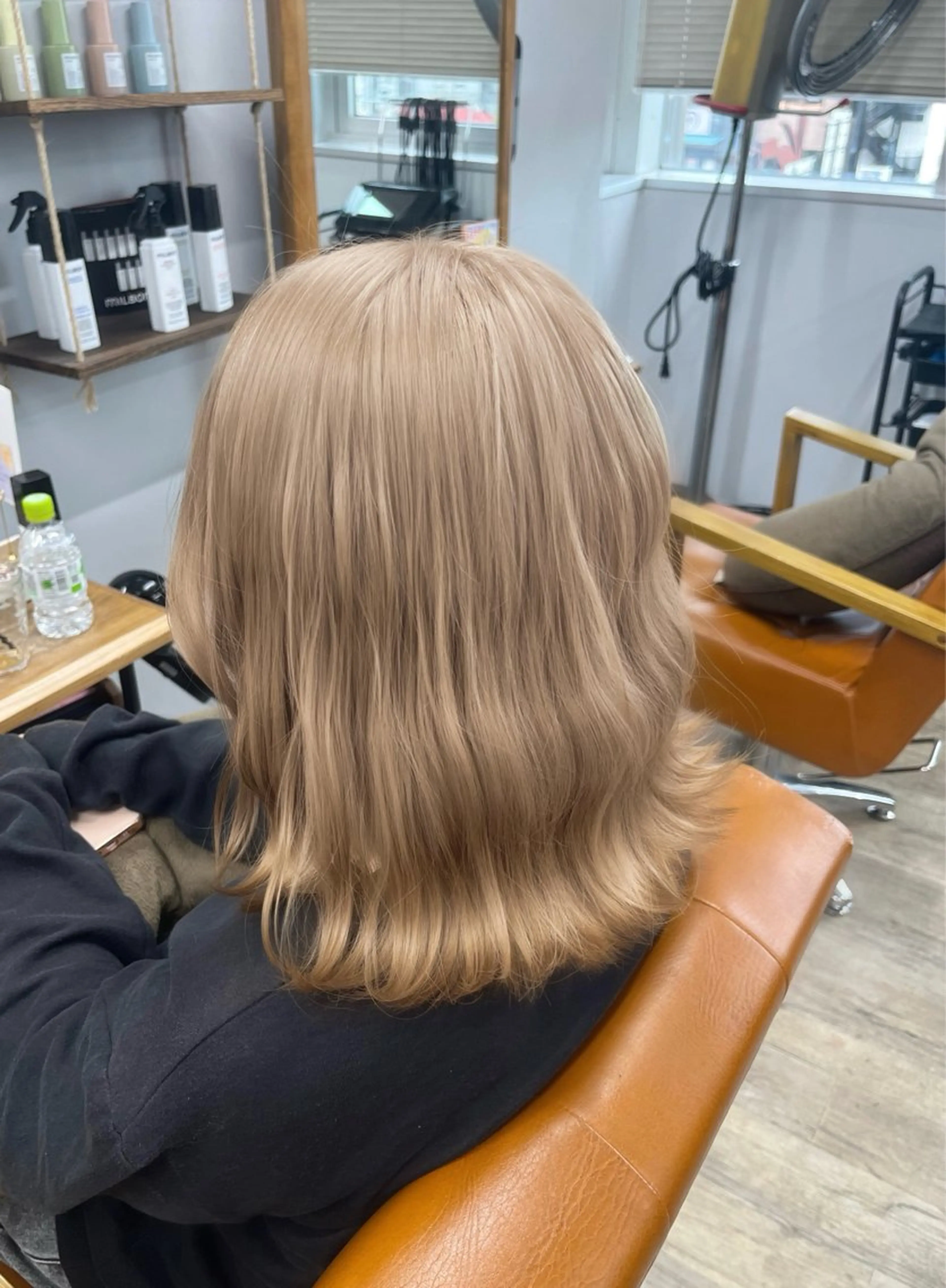 ミディアム カラー ブリーチ ダブルカラー トリートメント lucina ヒヨリのヘアスタイル