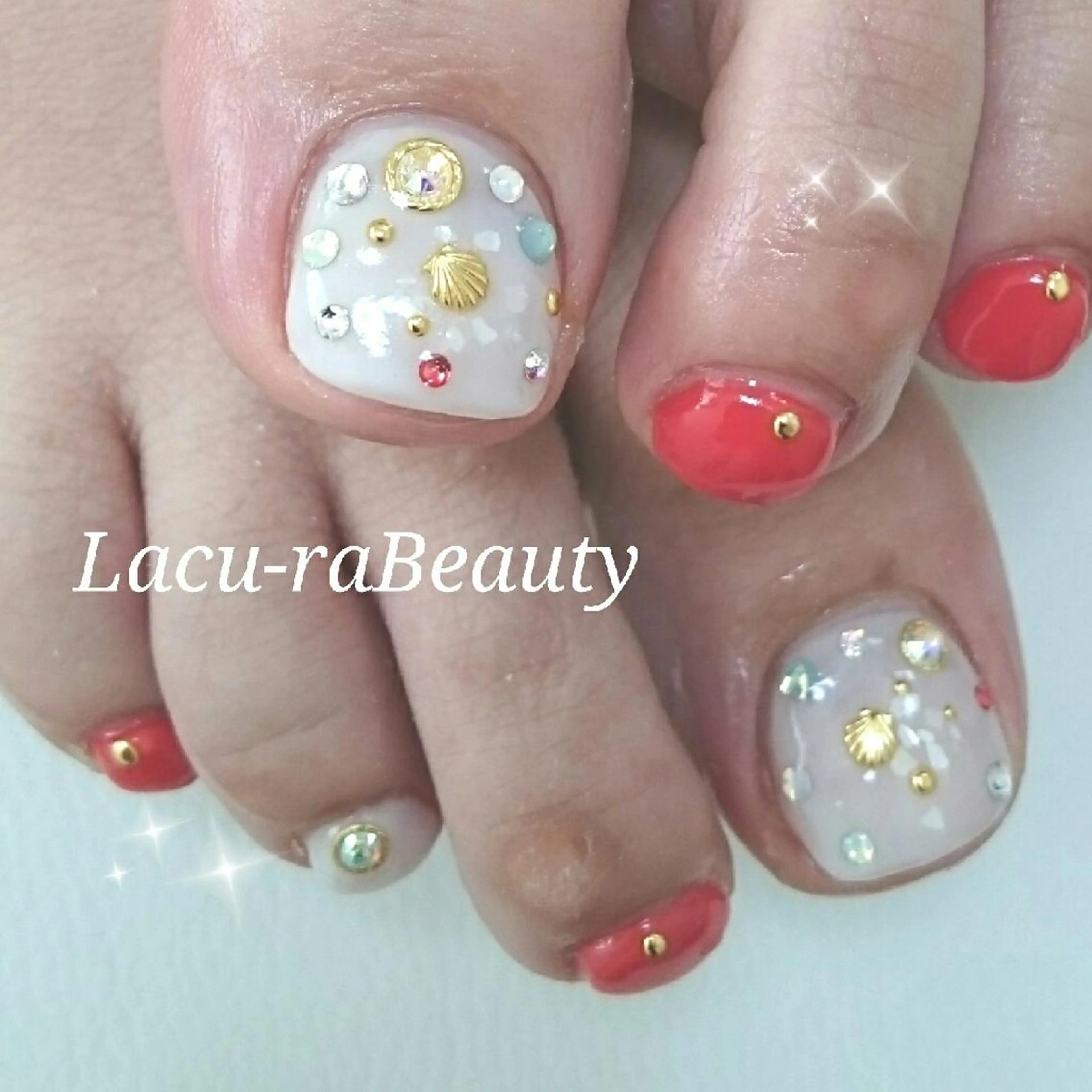 ネイル アートネイル フットネイル 小顔と腸の専門店 ラクーラビューティのエステ・リラクイメージ