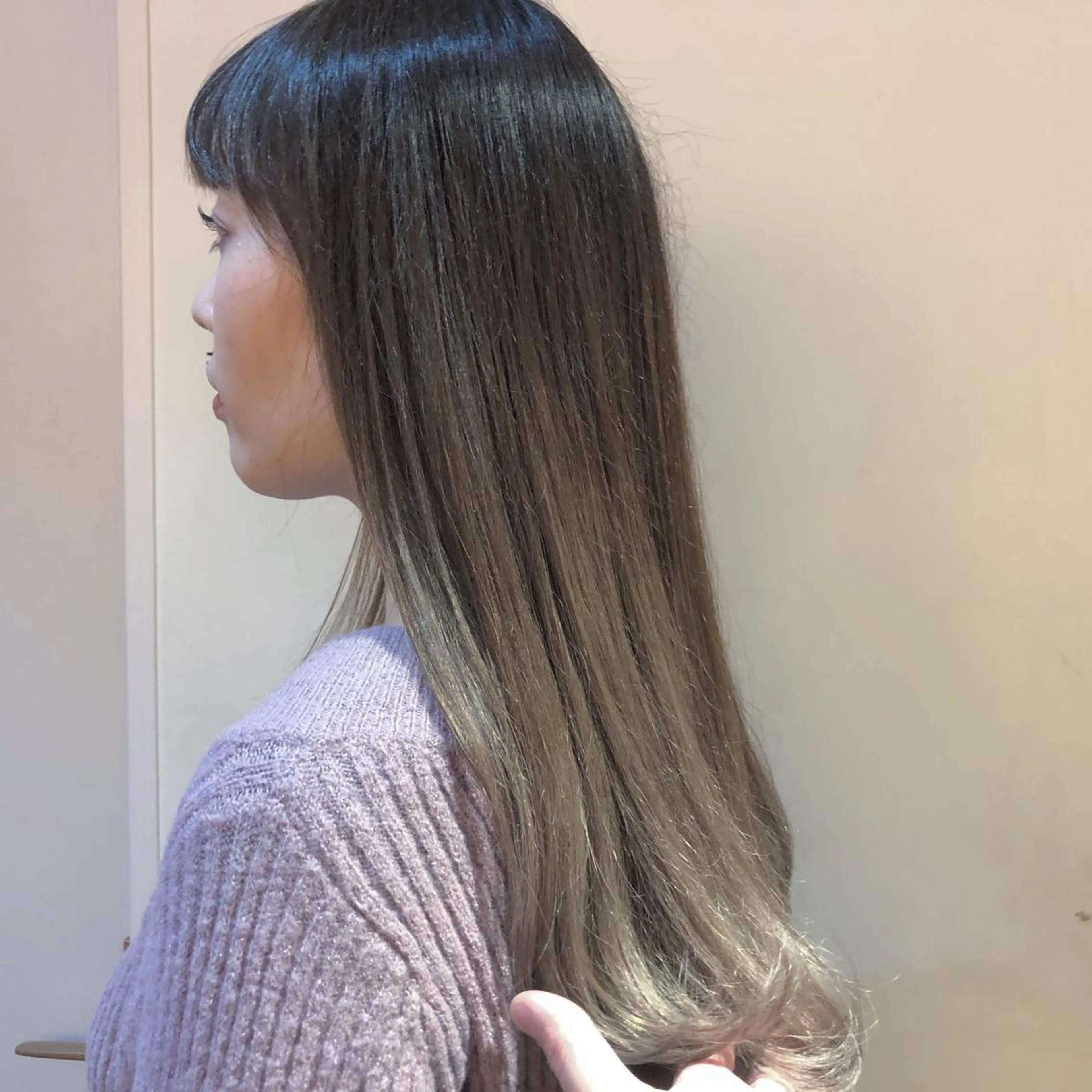 セミロング カラー グラデーションカラー ヘアカラー 🌸ハイトーン 新田　廉 🌸のヘアスタイル