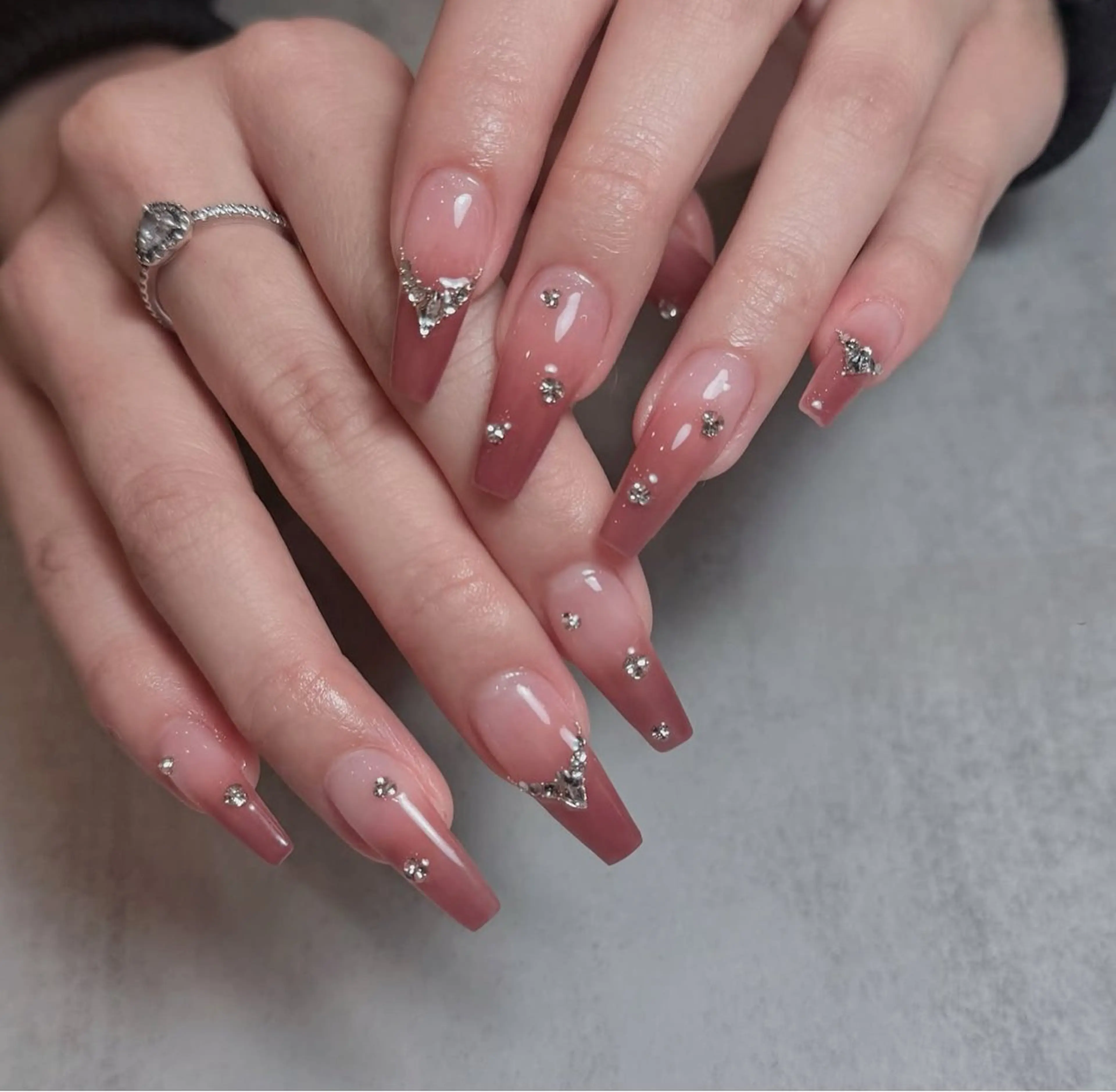 ネイル アニマル柄 オーロラネイル チークネイル フラッシュネイル ジェルネイル ハンドネイル Lyna 池袋のネイルデザイン