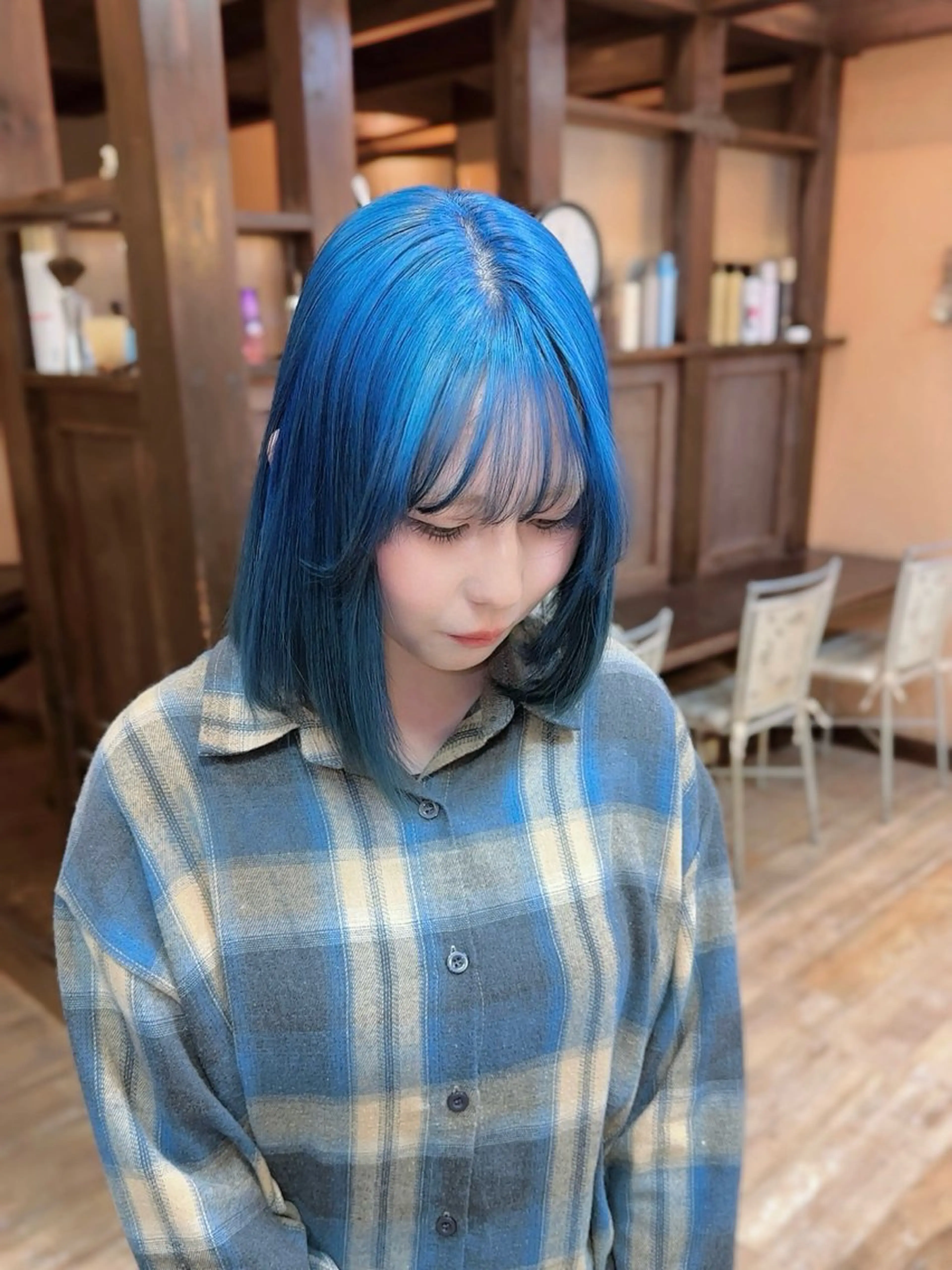 ミディアム カラー ブリーチ ブルーカラー ヘアカラー ブリーチ🩵レイヤー Maho🐻‍❄️のヘアスタイル