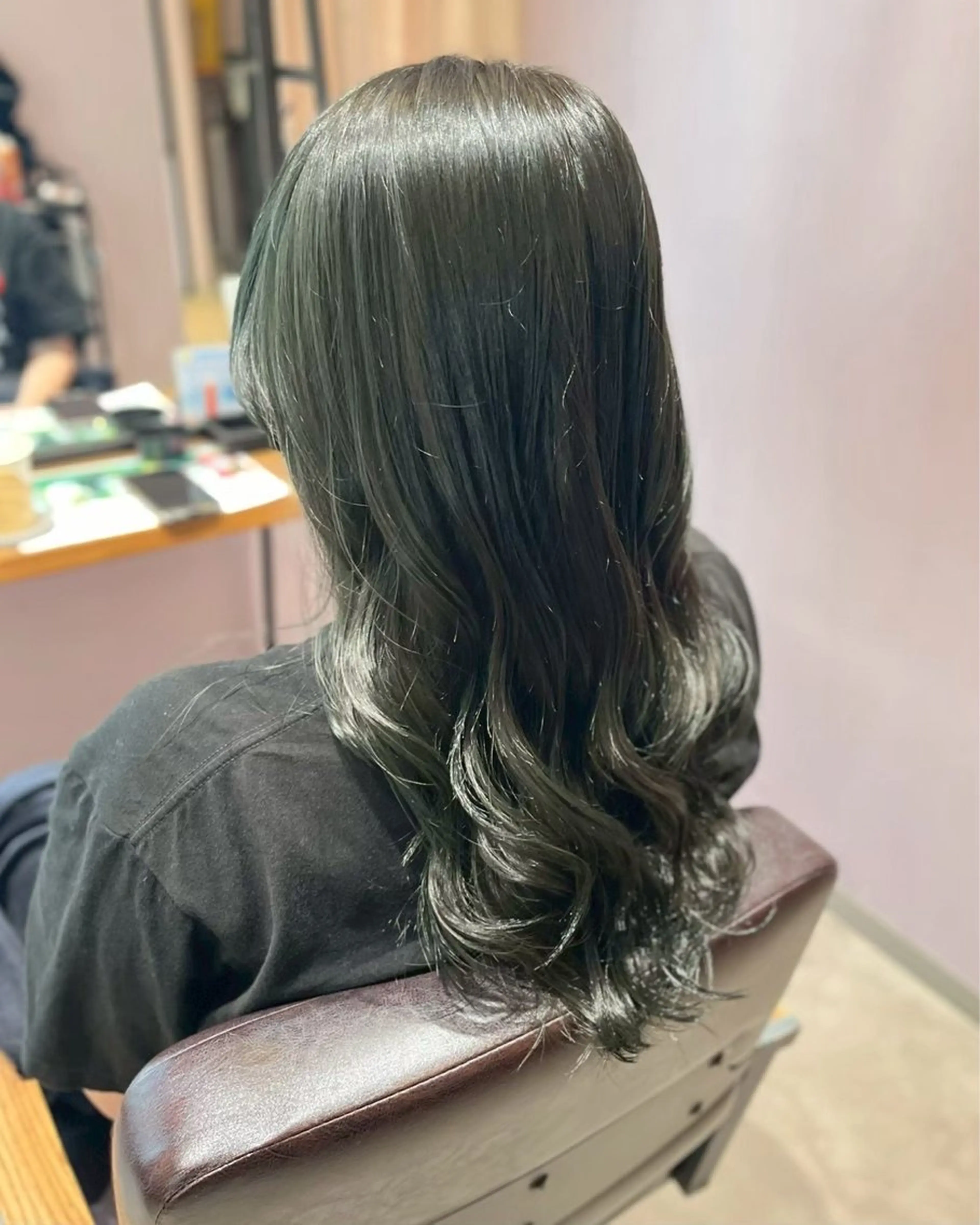 ロング ヘアカラー 高口 小春のヘアスタイル