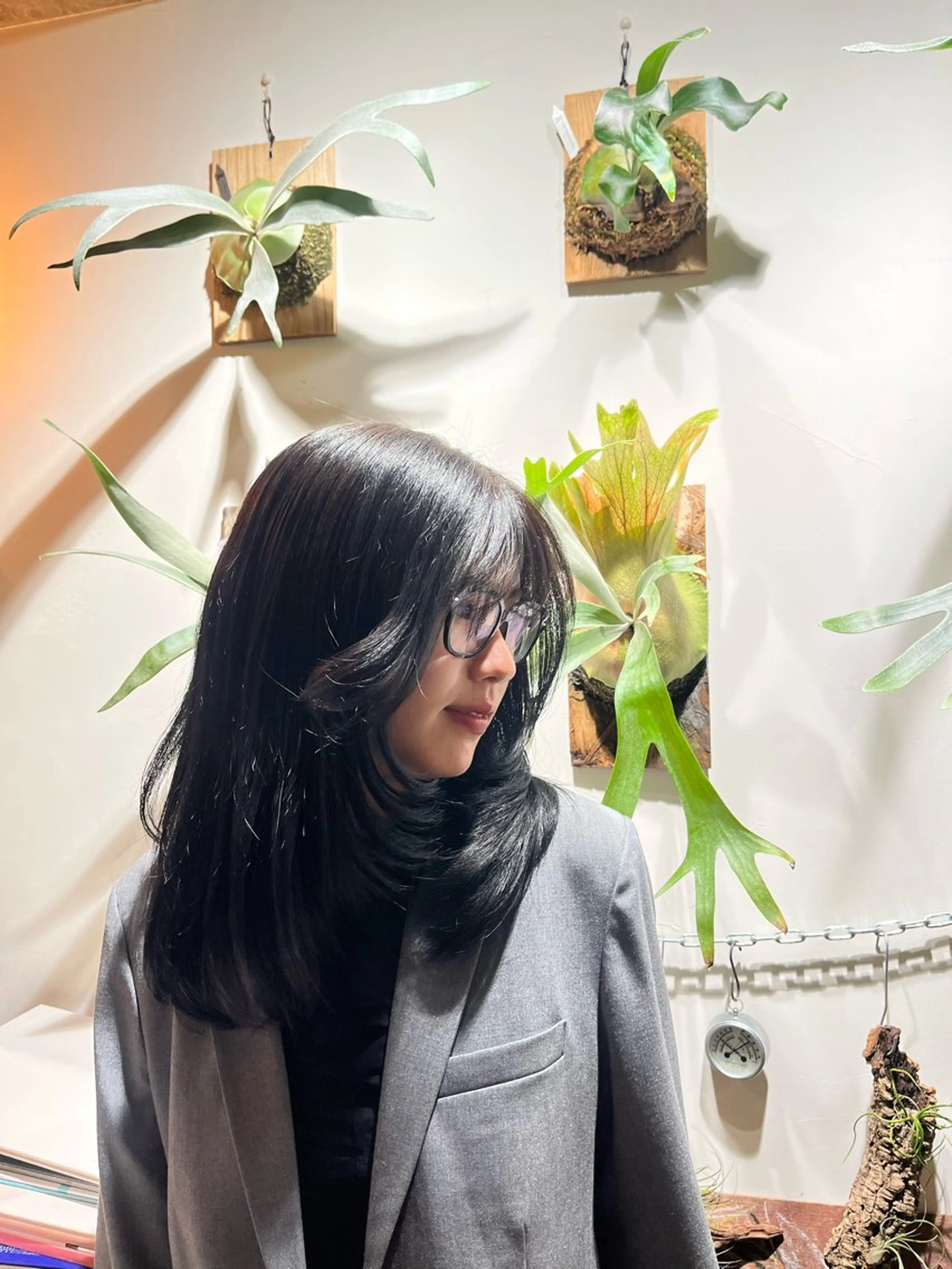 セミロング カラー 松原 樹里のヘアスタイル