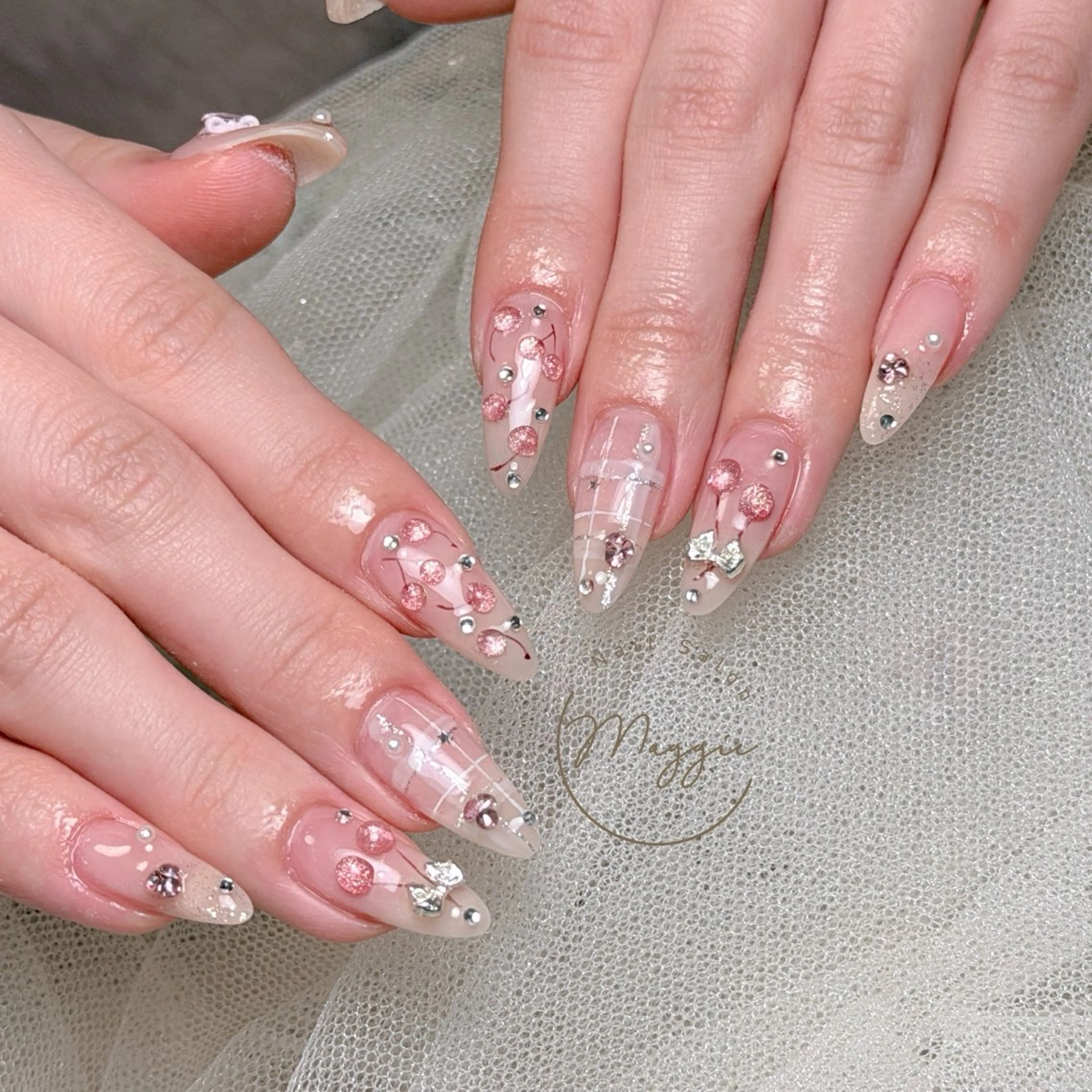 ネイル Maggie Nail🦩のネイルデザイン