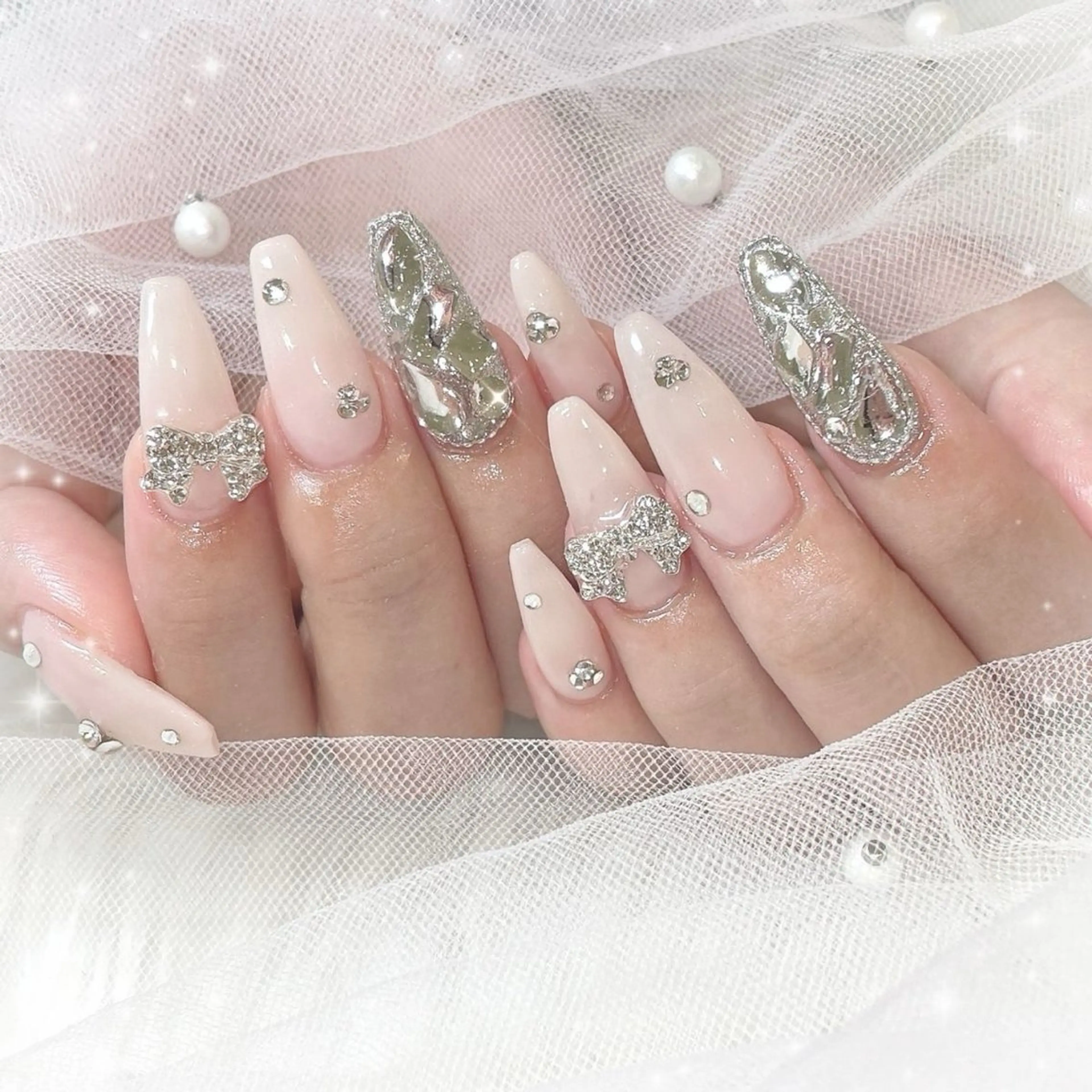 ネイル アートネイル フレンチネイル ジェルネイル ガーリー グラデーション ハンドネイル AIN Nailのネイルデザイン