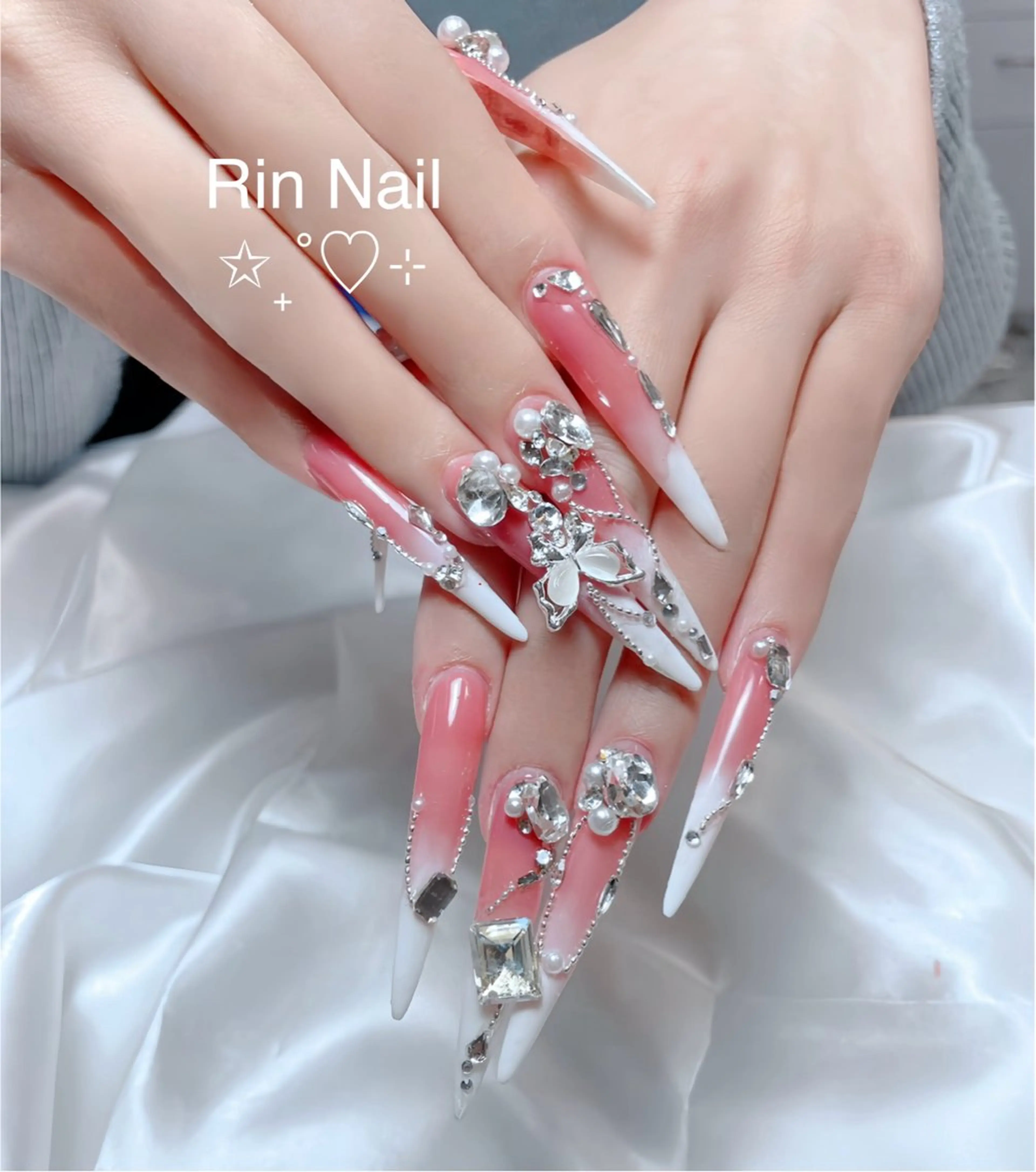 ネイル アートネイル チークネイル ジェルネイル ロングネイル マグネットネイル ハンドネイル Rin Nail 新大久保店のネイルデザイン