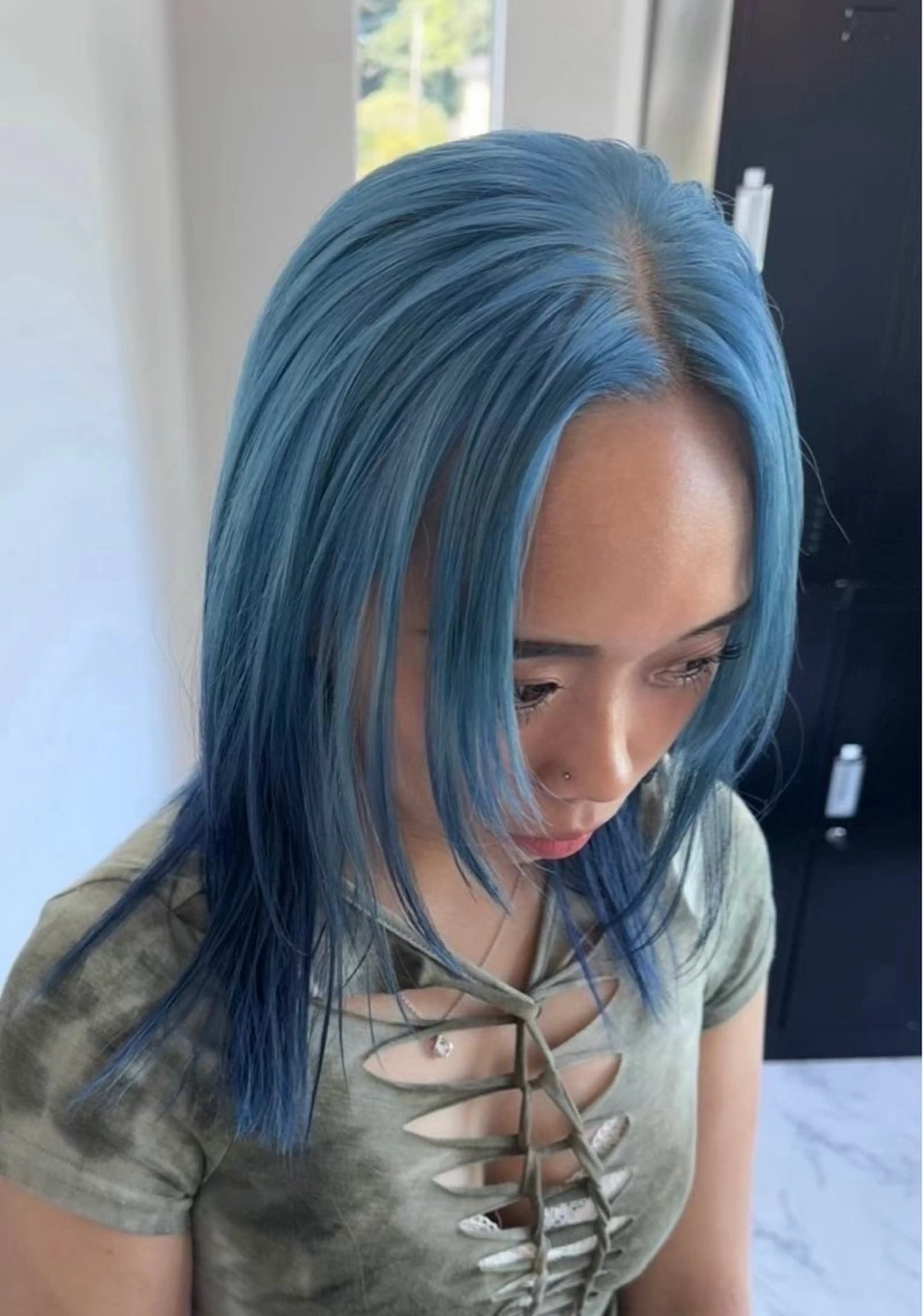 セミロング カラー ヘアカラー トリートメント にちか /似合う個性派カラーのヘアスタイル