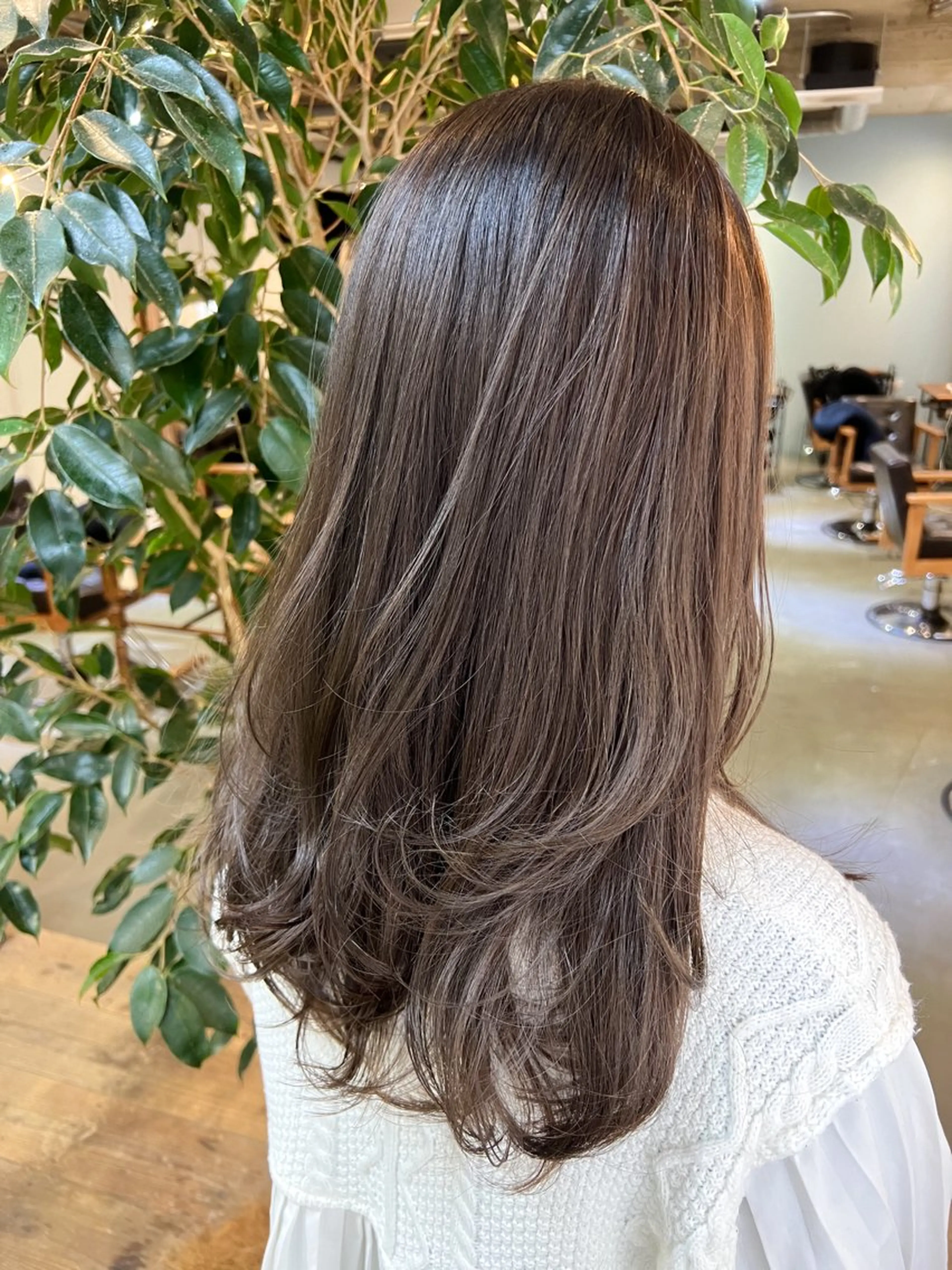 セミロング カラー グレージュ ミルクティーグレージュ カット ヘアカラー トリートメント ブリーチなしカラー 🌿脇黒丸 彩のヘアスタイル