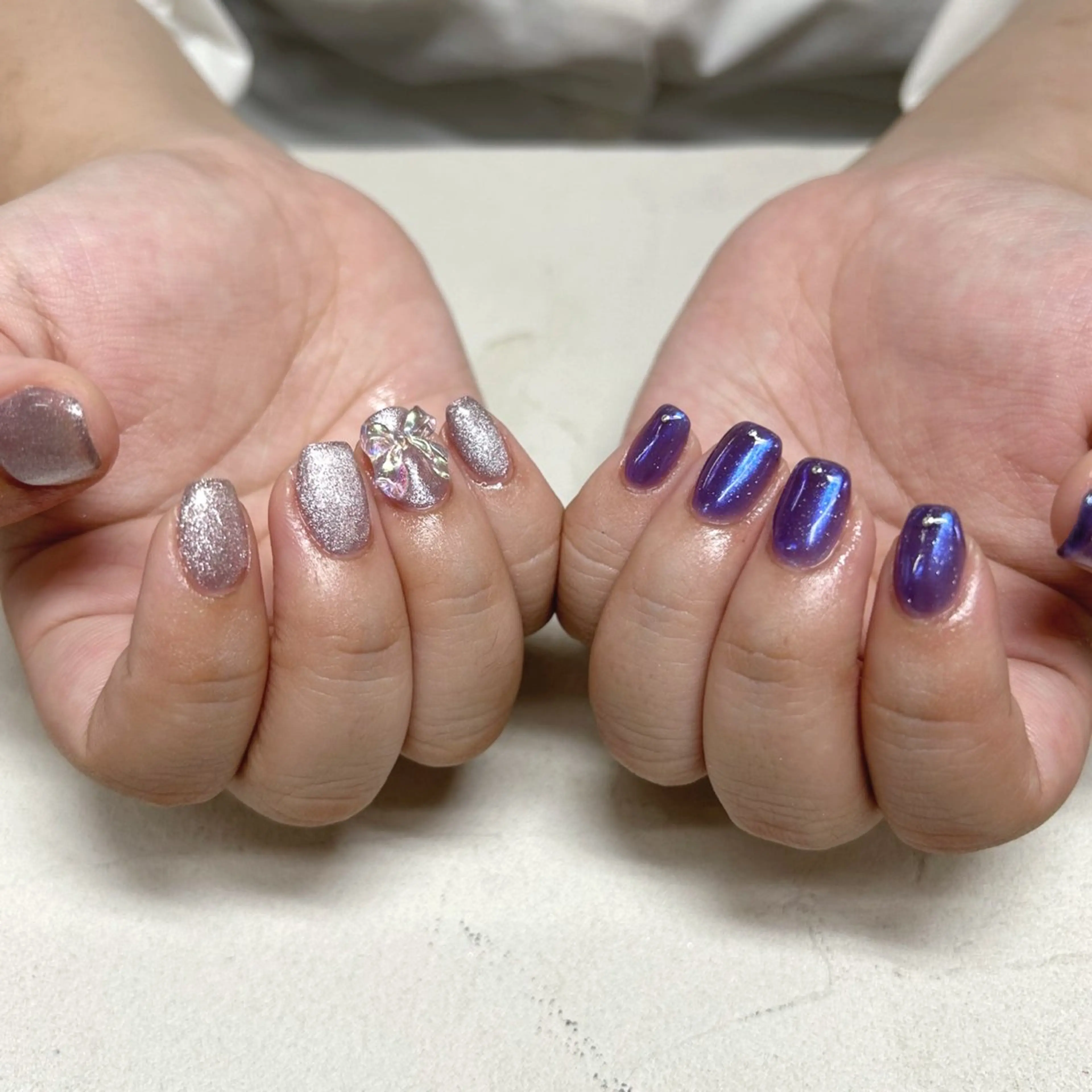 ネイル オーロラネイル マグネットネイル ミラーネイル リボン REMIA 🤍harukaのネイルデザイン