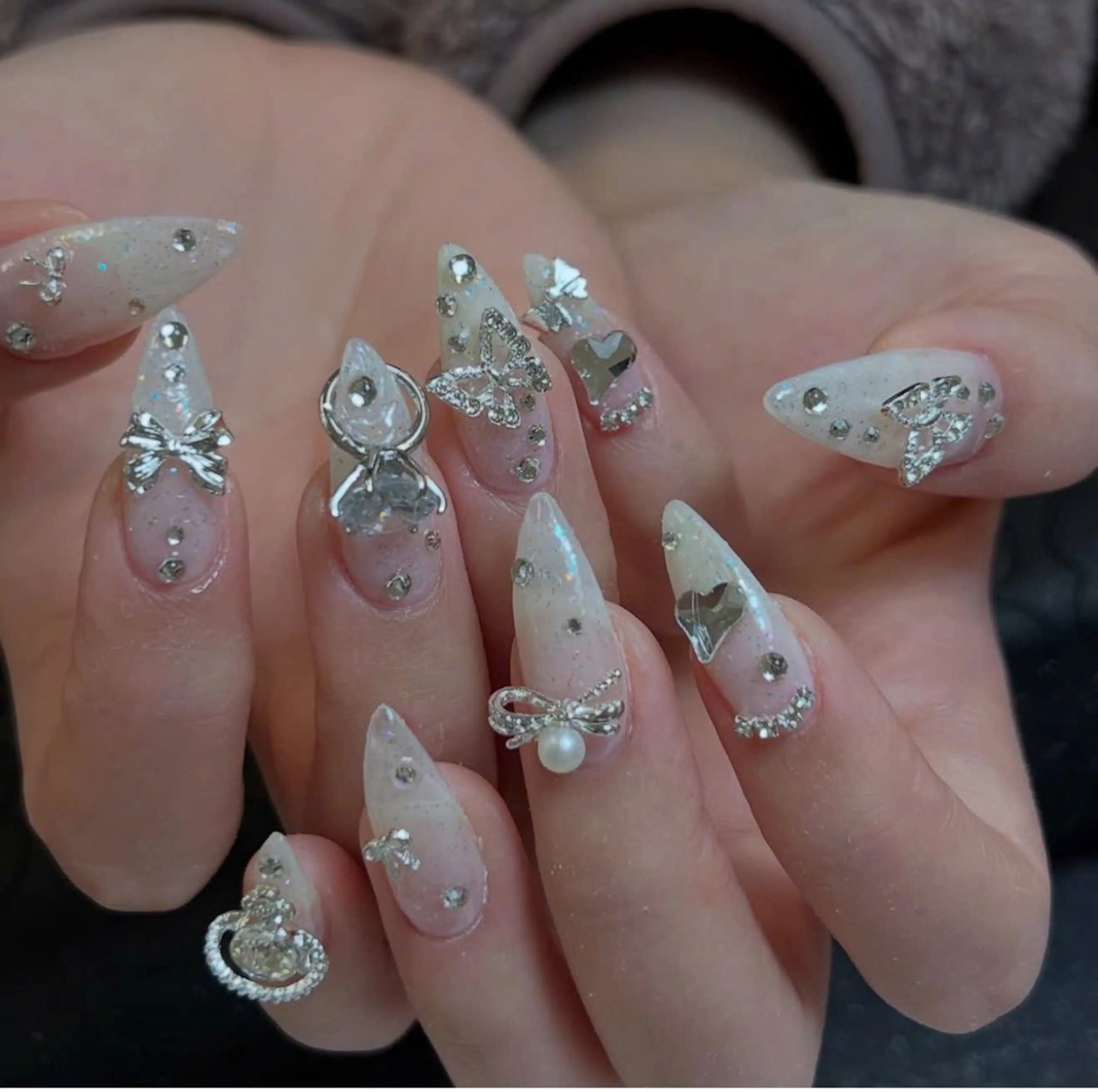 ネイル キラキラネイル マグネットネイル ミラーネイル ニュアンスネイル 春ネイル ハンドネイル Hinaa 池袋のネイルデザイン