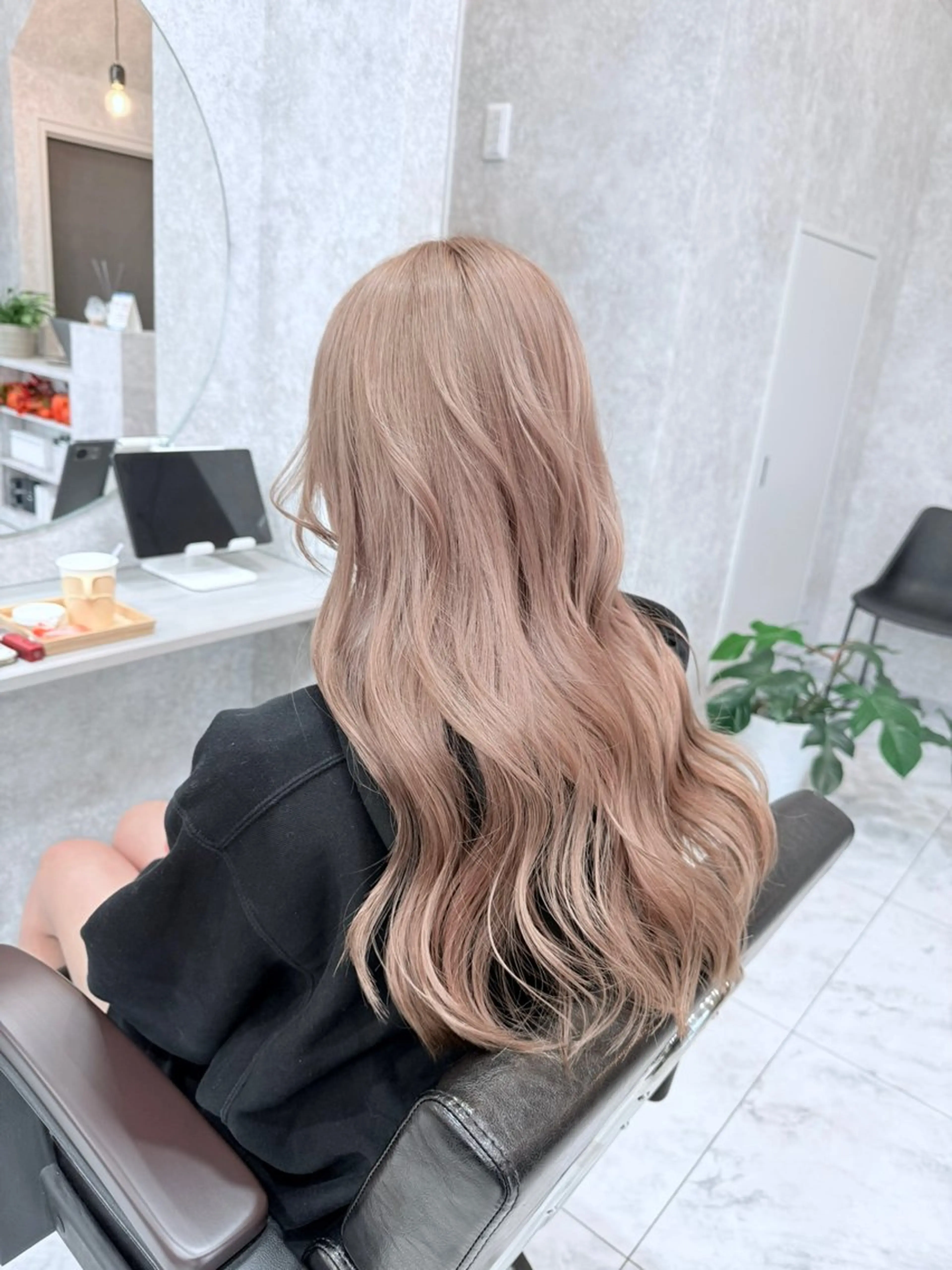 セミロング カラー 🌺ハイトーン🌺 矢葺 なぎさ🌺🌺のヘアスタイル