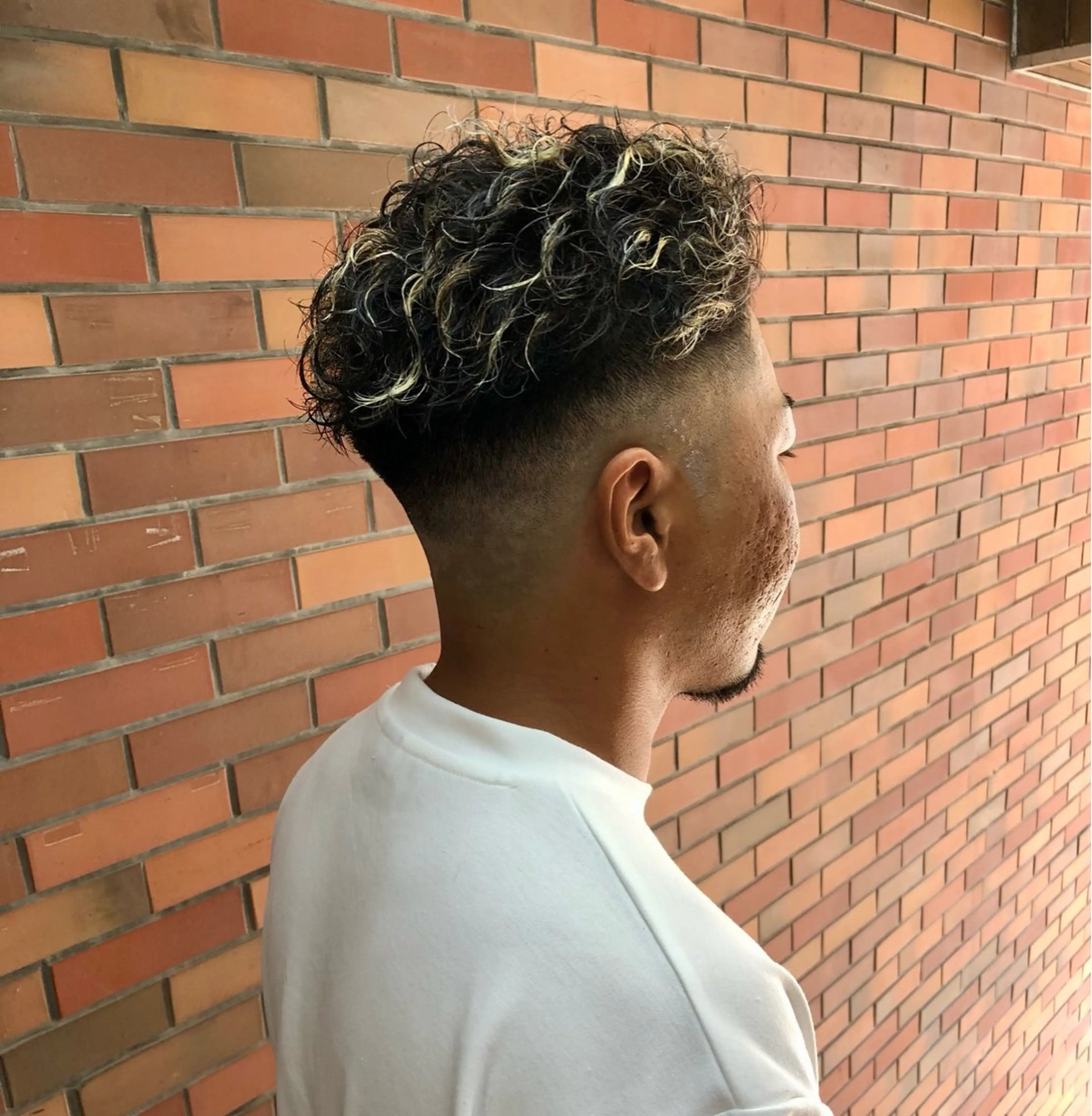 カラー パーマ メンズ メンズメッシュ メッシュ カット ヘアカラー パーマ ⭐️TOSHIKI メンズパーマオタク⭐のヘアスタイル