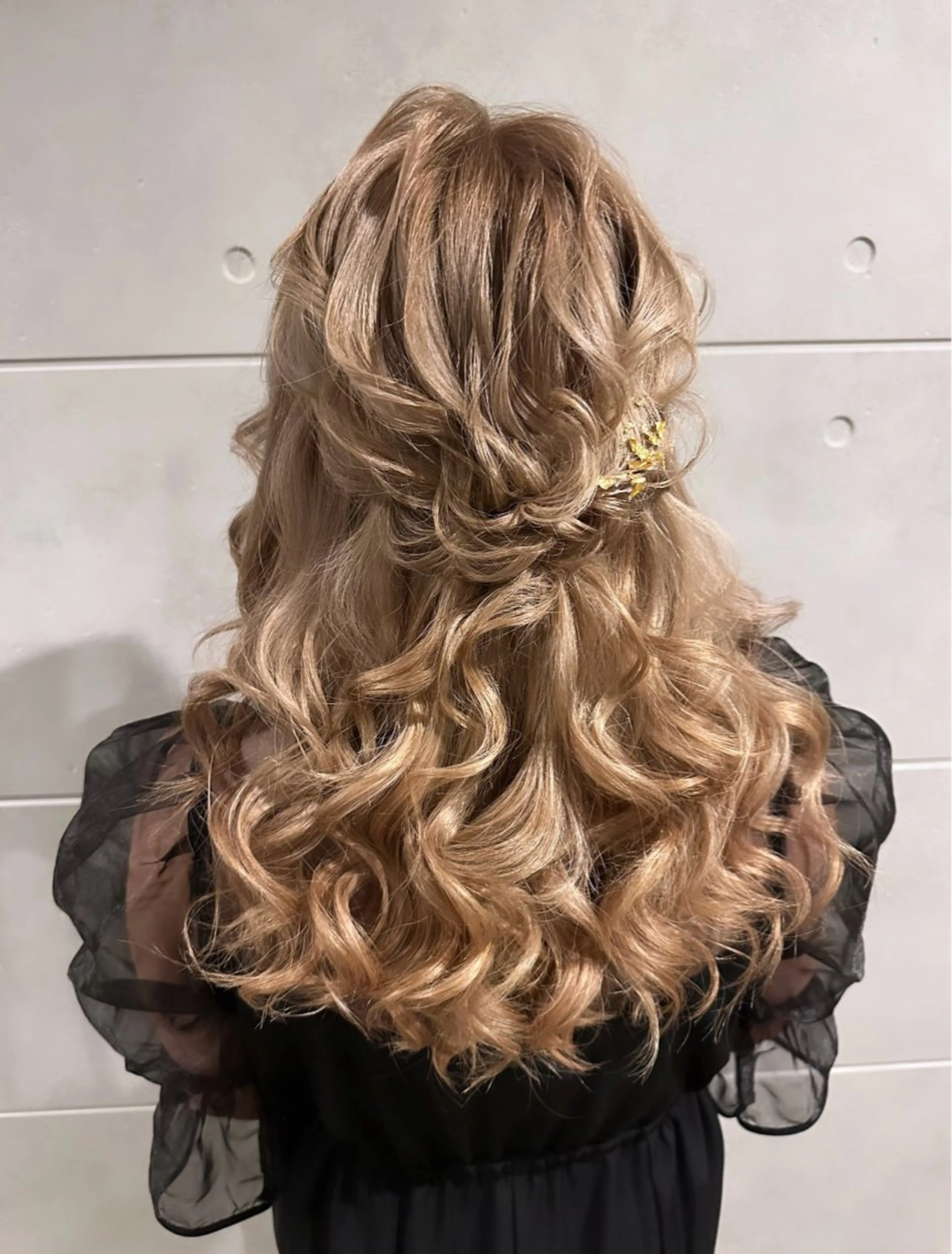 ロング ヘアアレンジ ハーフアップ 吉野 華乃のヘアスタイル