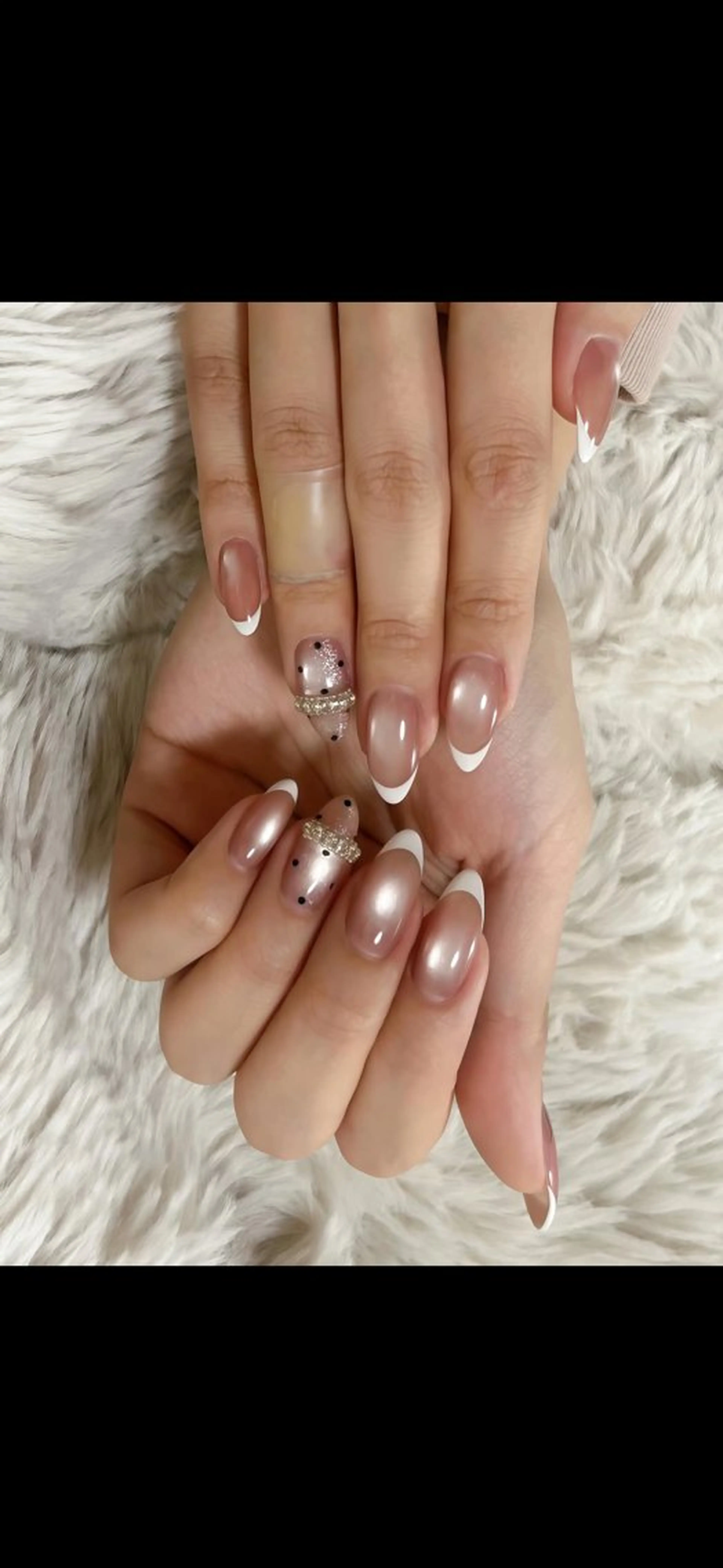 ネイル フラッシュネイル フラッシュマグ フレンチネイル ガラスフレンチ キラキラネイル ハンドネイル Queeens nailのネイルデザイン