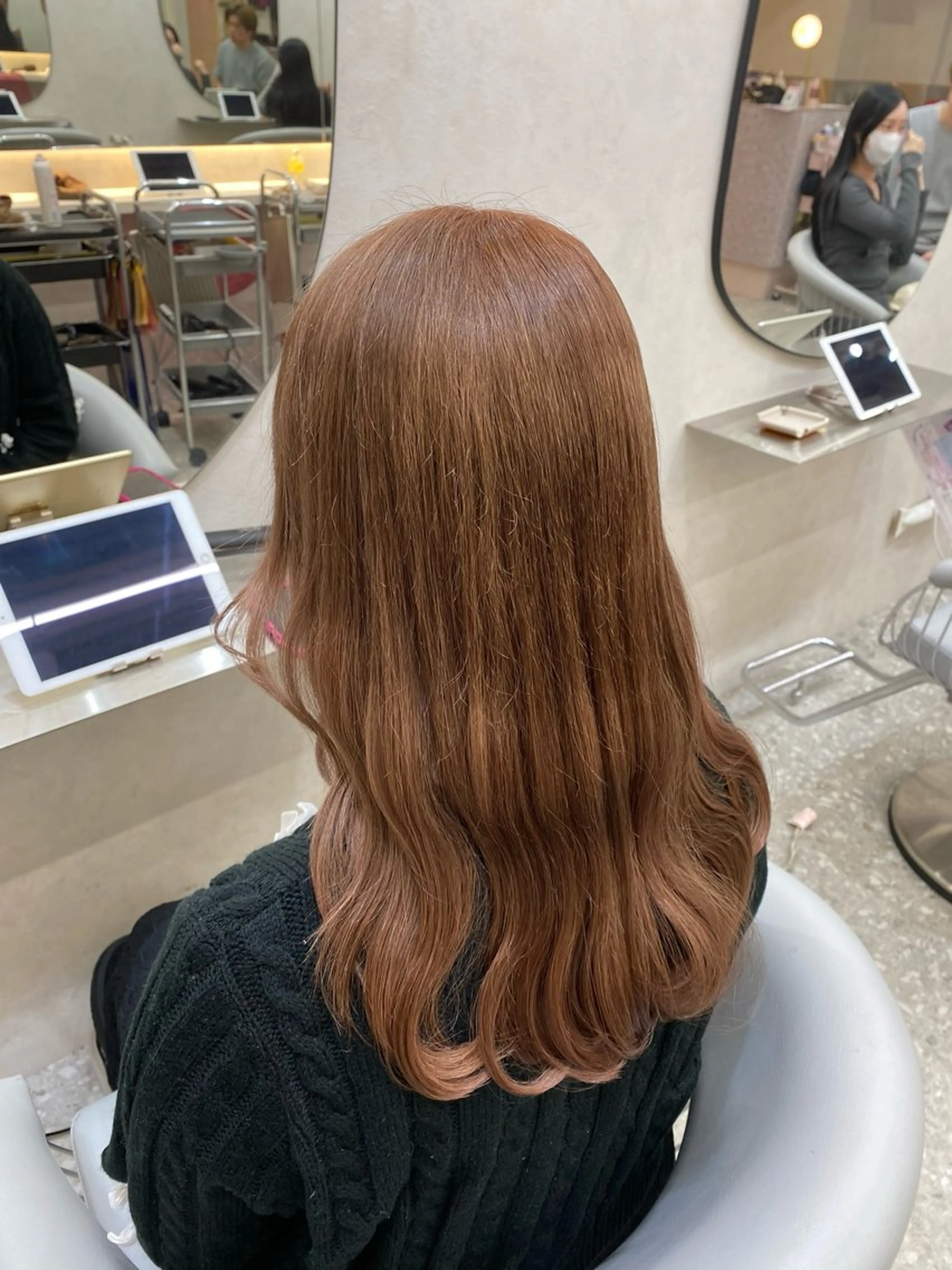 ロング カラー ヘアアレンジ シールエクステ ブリーチ ダブルカラー イヤリングカラー インナーカラー カット ヘアカラー トリートメント 渋谷/韓国レイヤー/ シールエクステ ななのヘアスタイル