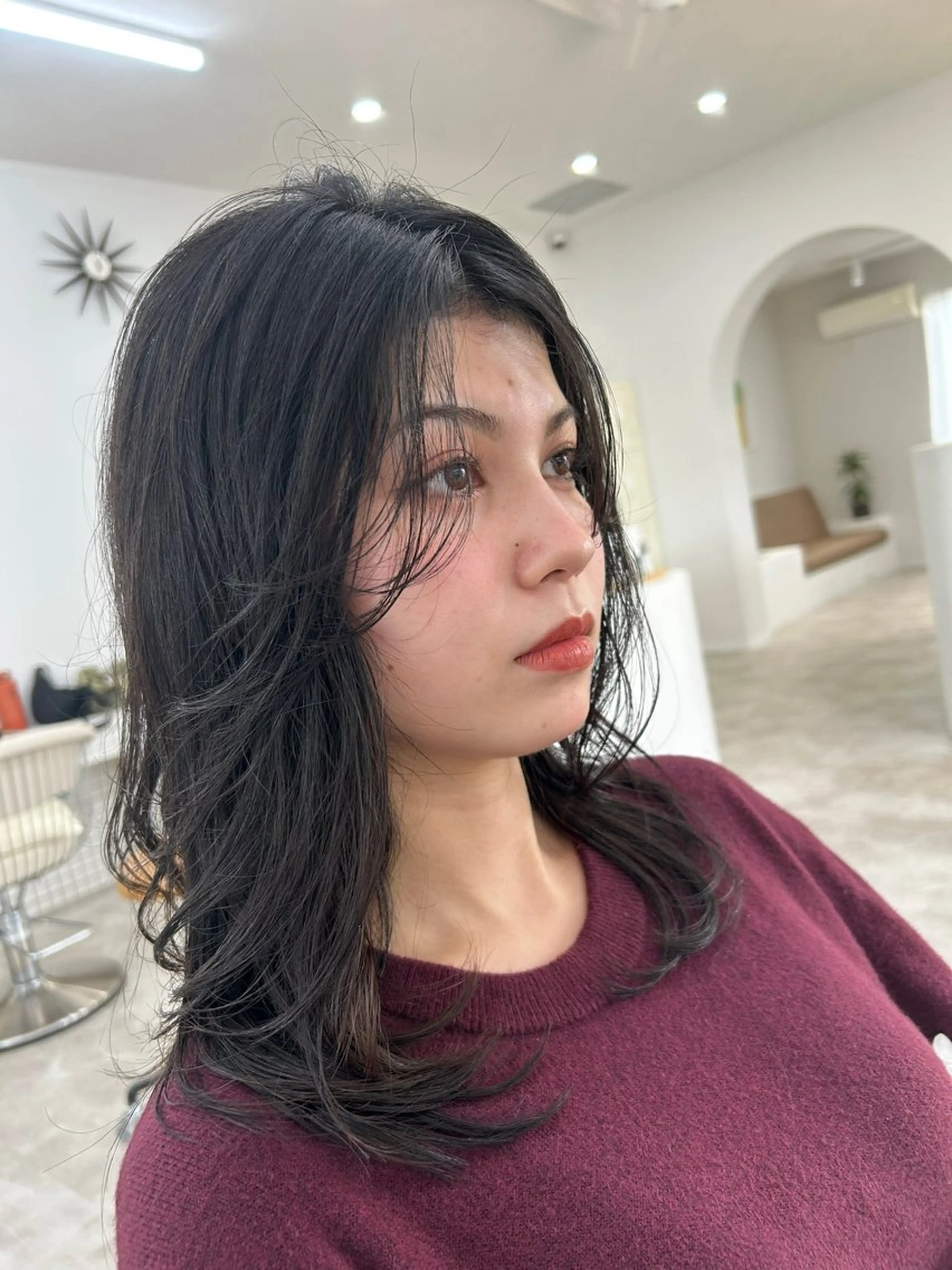 ミディアム 榮 百合香のヘアスタイル