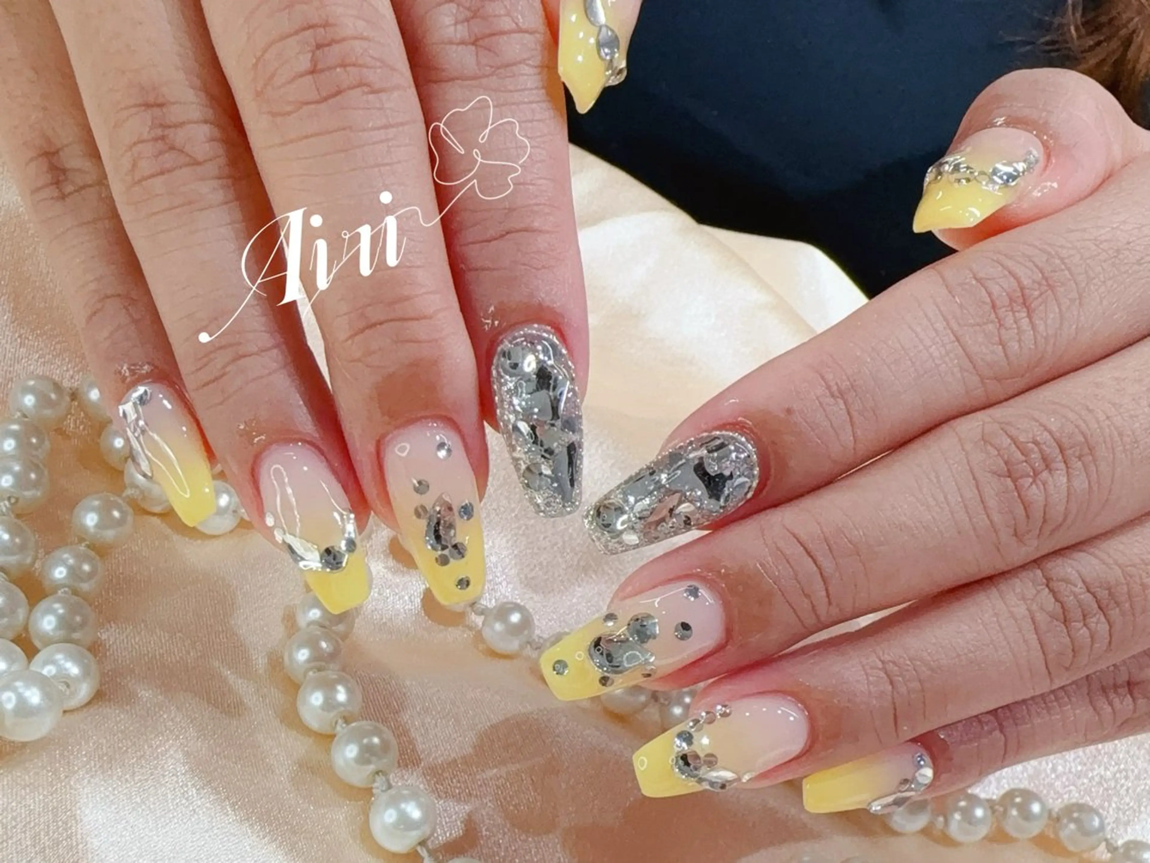 ネイル 桜ネイル フットネイル ジェルネイル ラメ(グリッター) ラメグラデーション ハンドネイル ネイルサロンAiri 長さ出し·シンプルのネイルデザイン