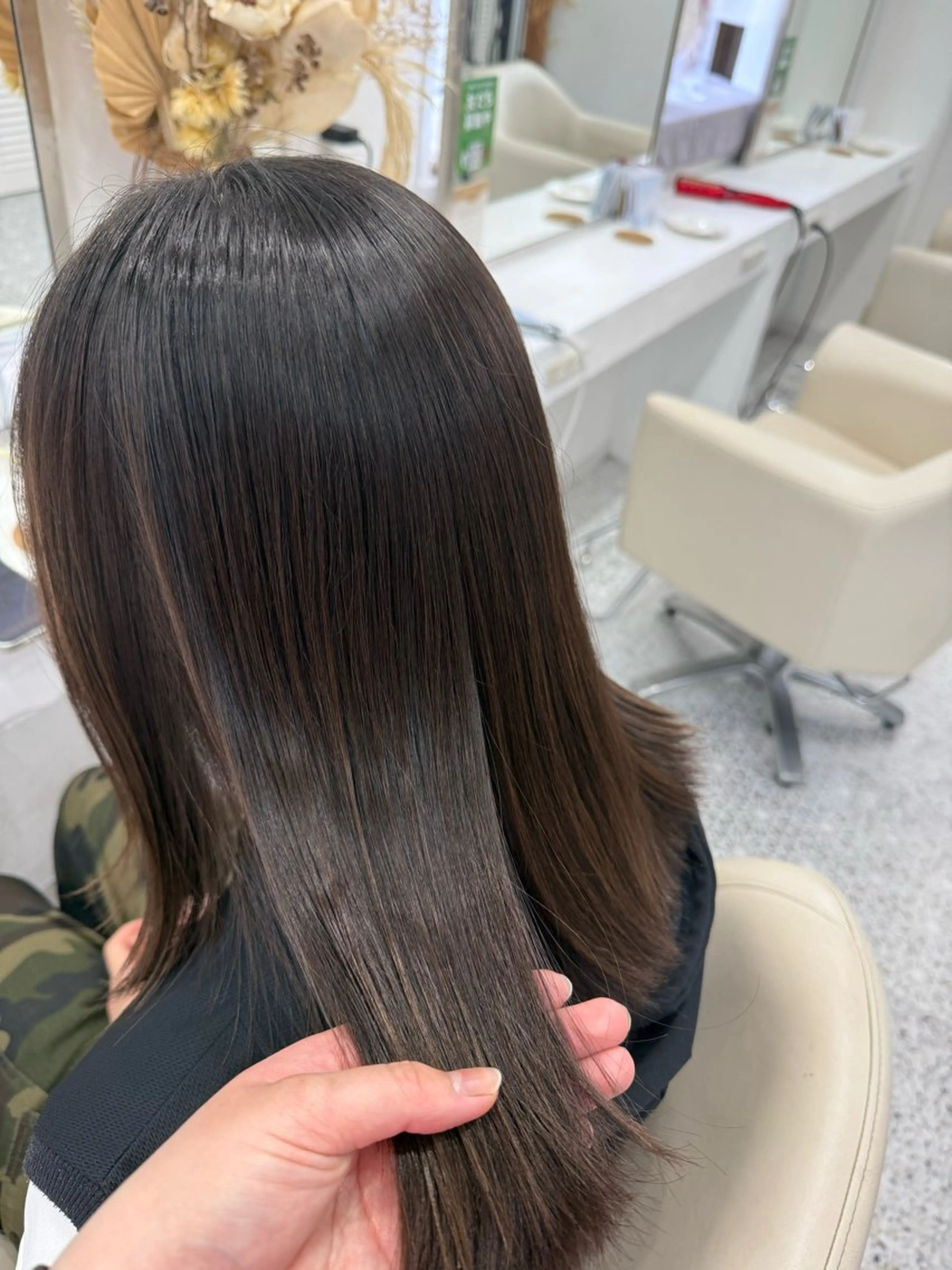 ミディアム カット 縮毛矯正 LOMARLIE/ NATUMIのヘアスタイル