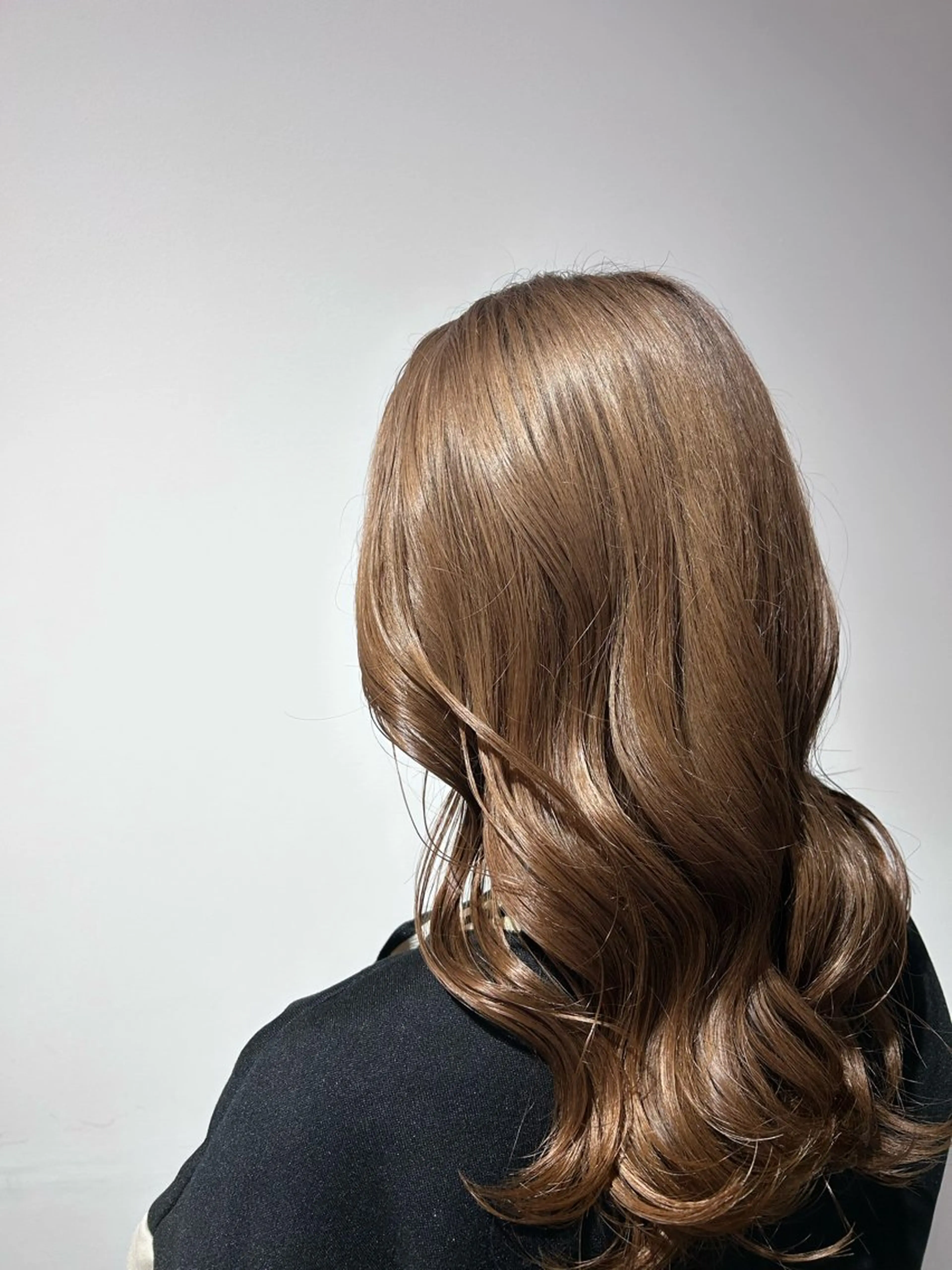 セミロング ヘアカラー 蓮池 愛海のヘアスタイル