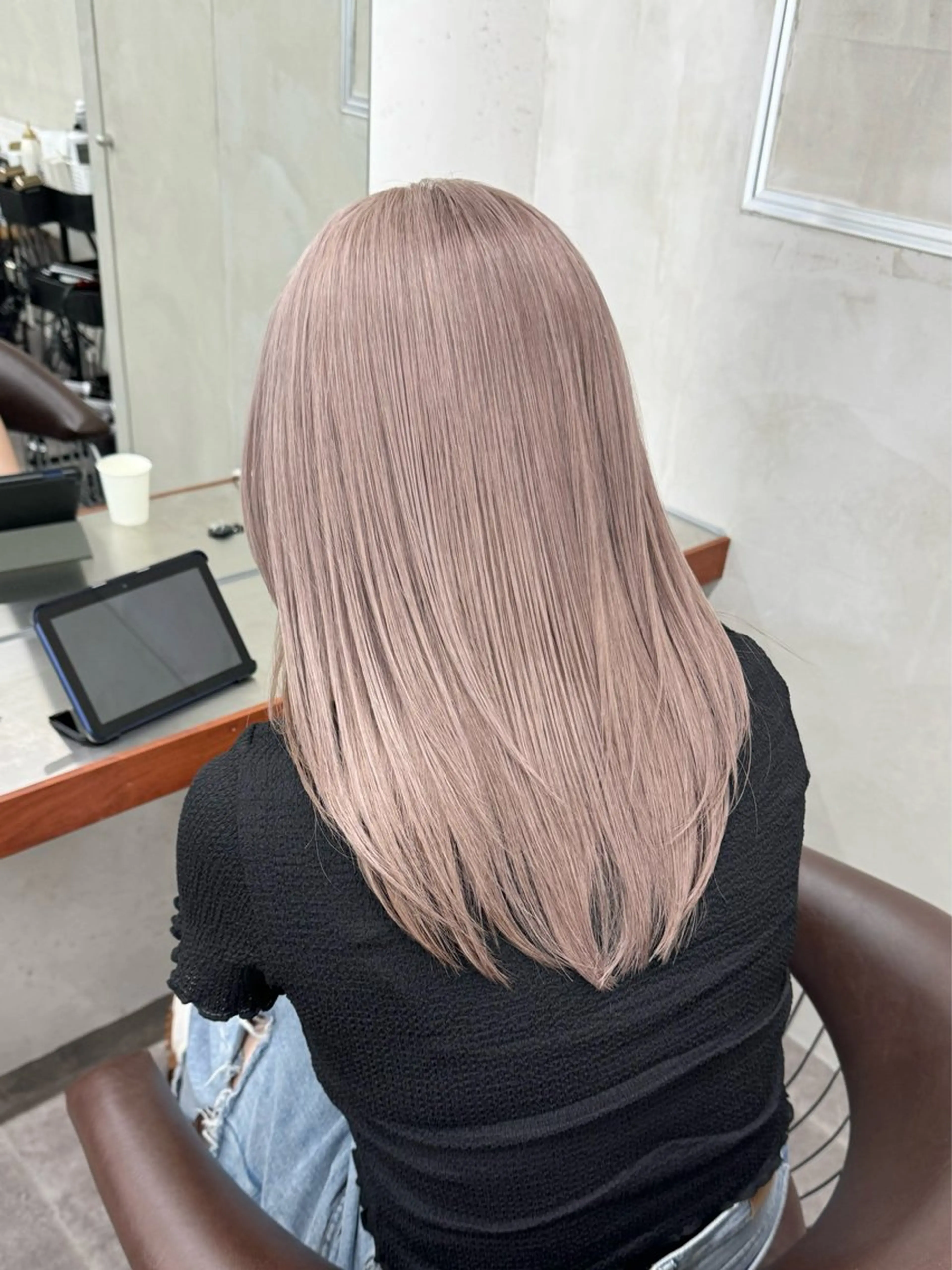 ロング カラー アッシュ ベージュカラー ブリーチ ブロンド ブラウンカラー カット ヘアカラー トリートメント ブリーチ　ハイトーン 特化🌈フジタハルキのヘアスタイル