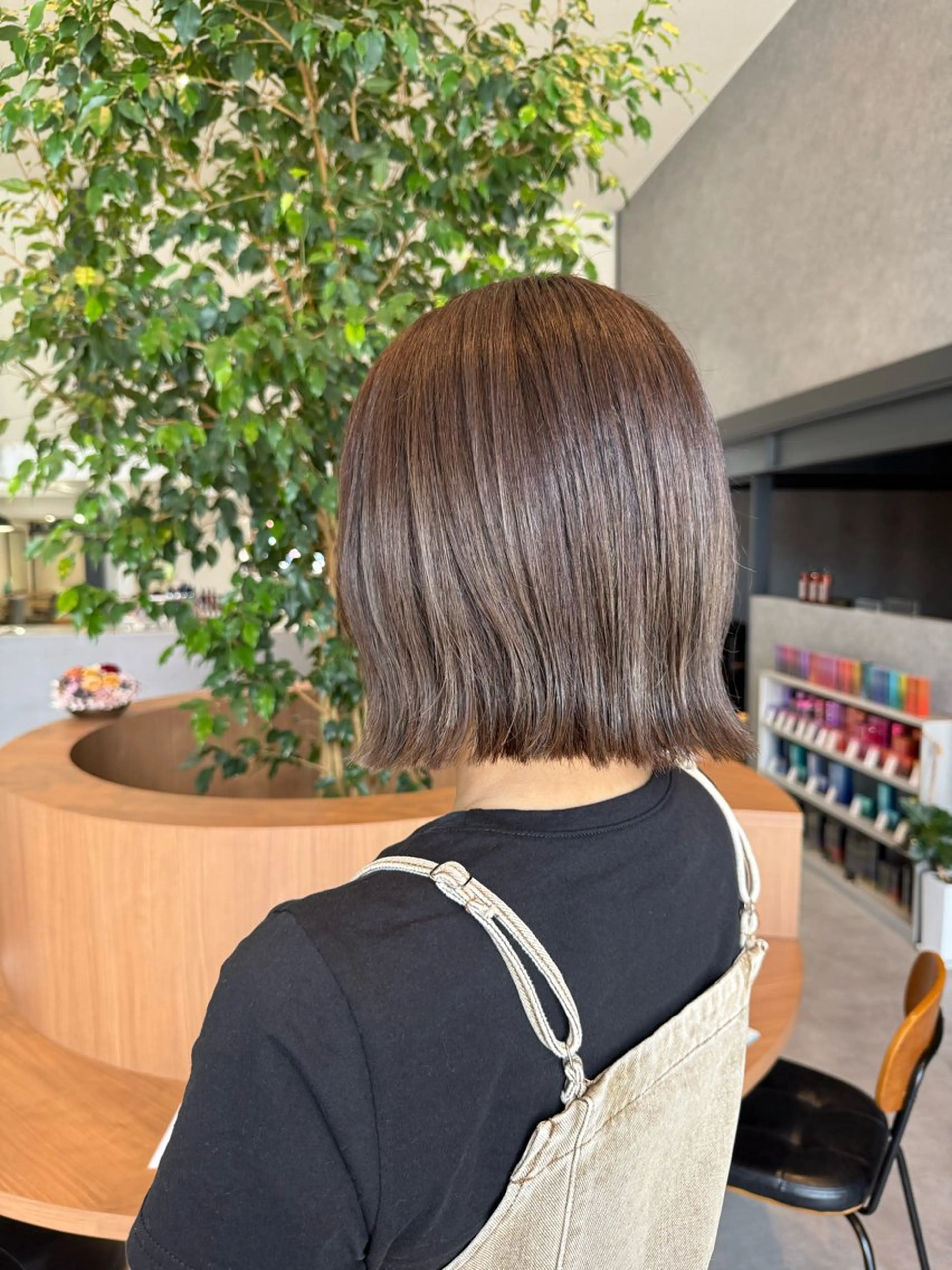 ミディアム カラー ボブ カット ayaka |トレンドヘアのヘアスタイル