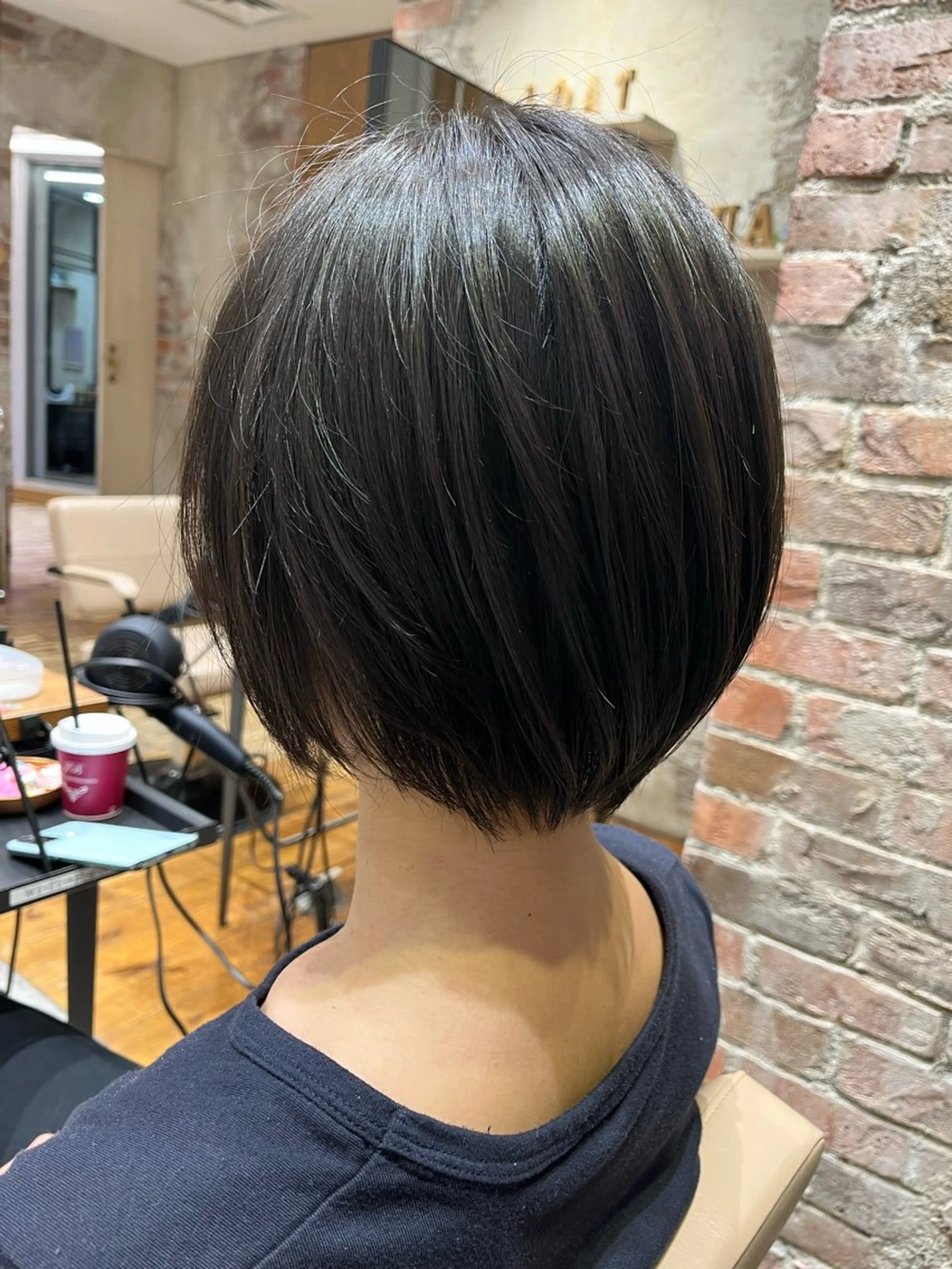 ショート 顔まわりカット 前髪カット安井楽人のヘアスタイル