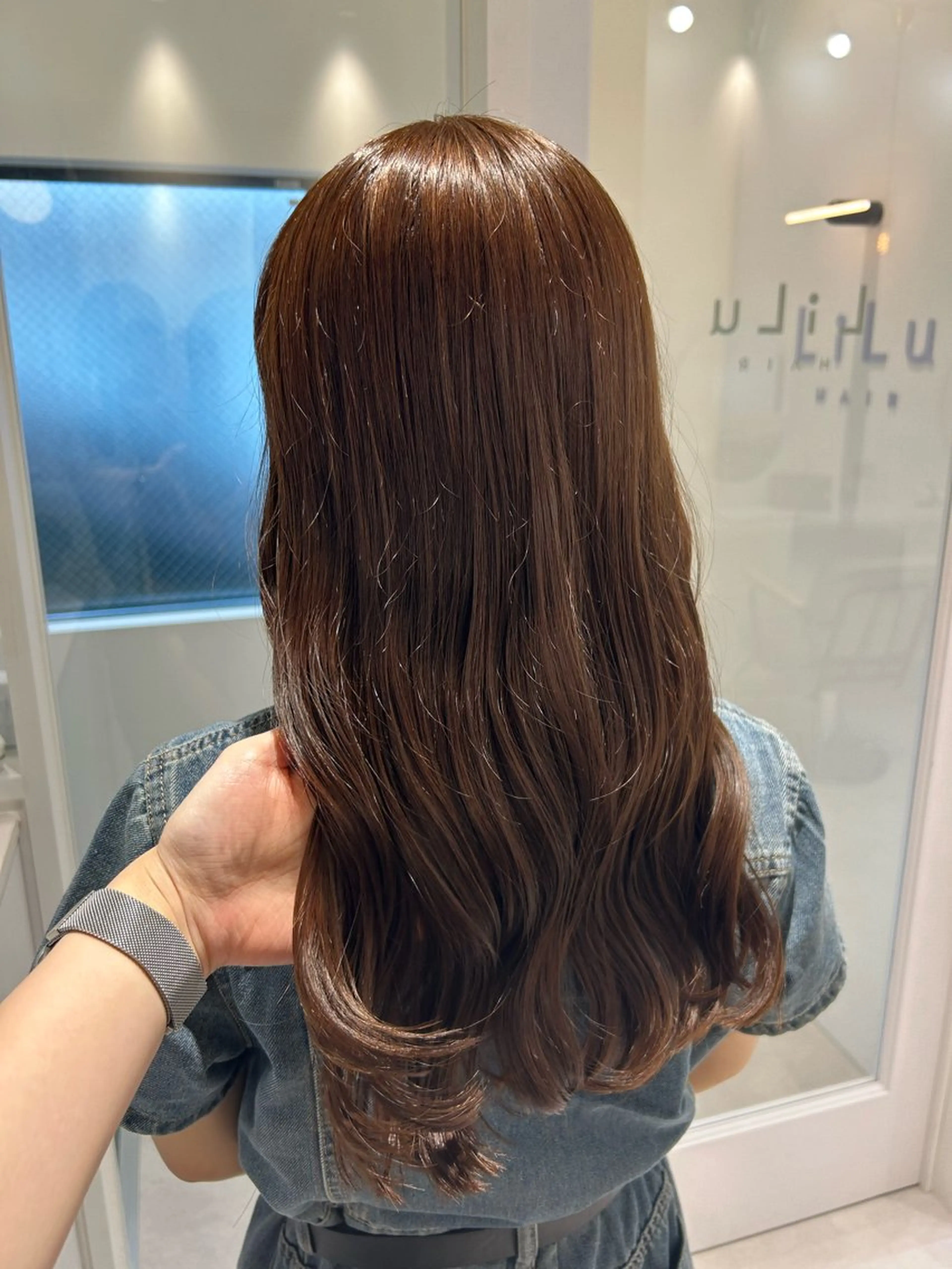 セミロング カラー チアキ ジュリのヘアスタイル