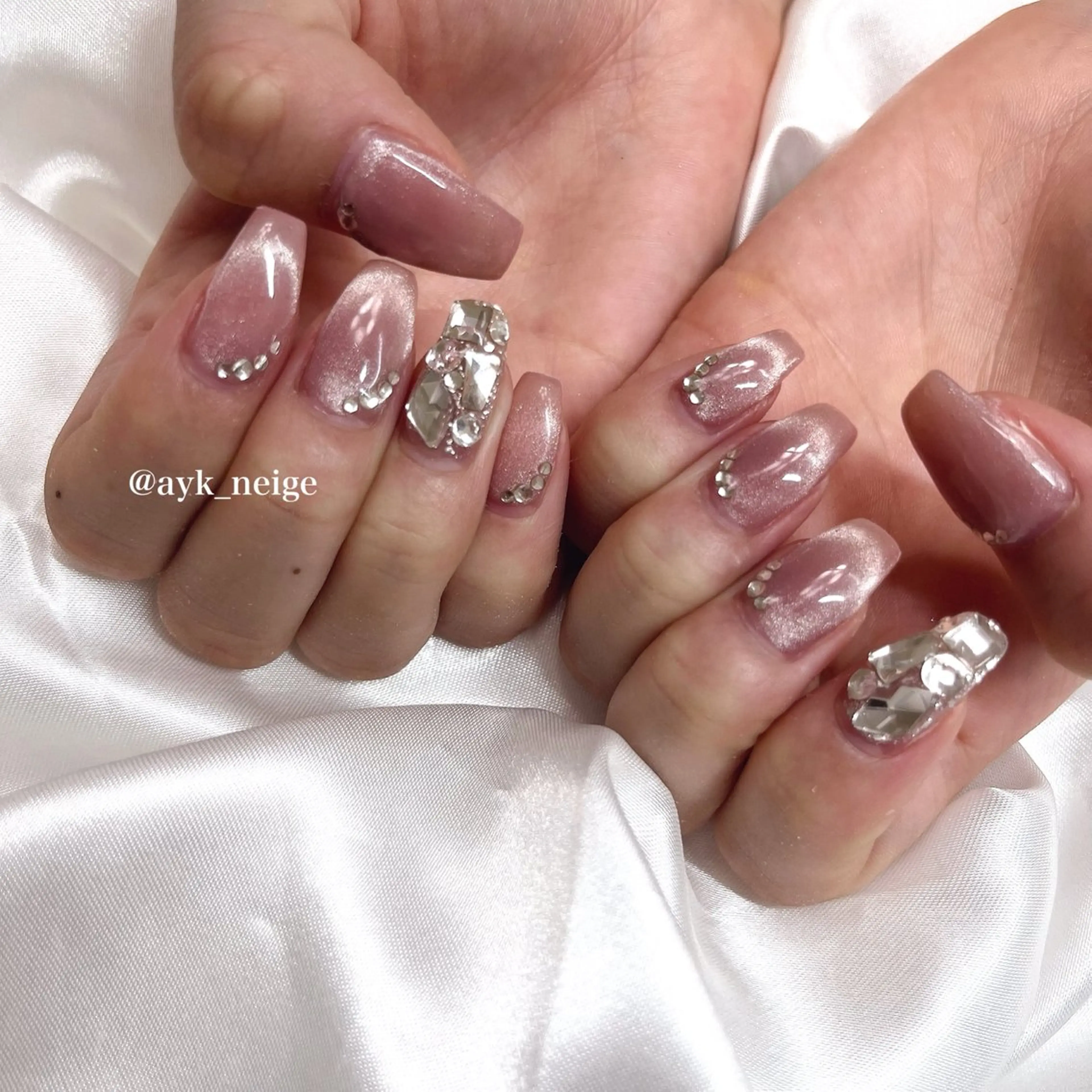 ネイル フットネイル フレンチネイル キラキラネイル 韓国ネイル マグネットネイル n'eige nail所属・大谷 綾香のネイルデザイン