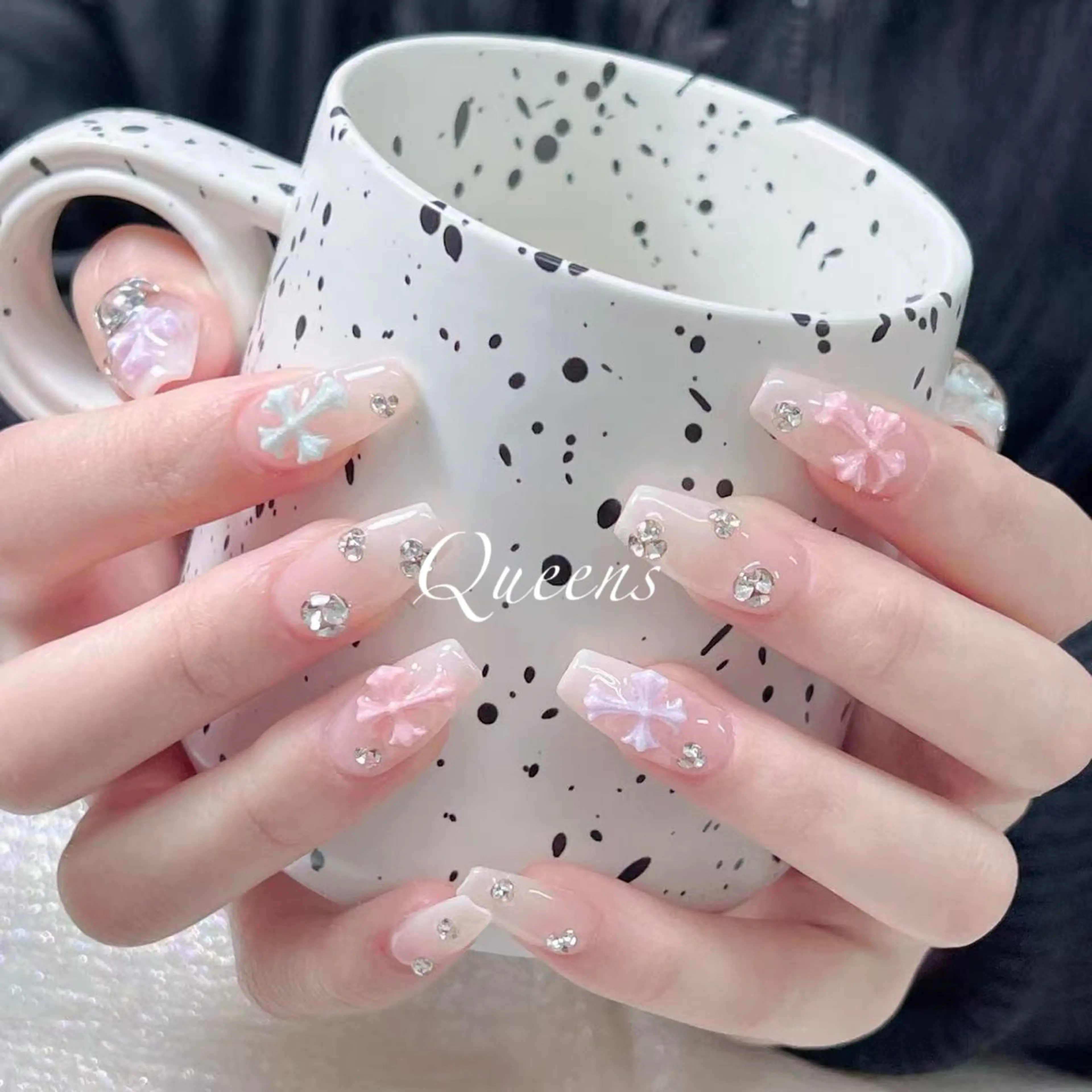 ネイル ハンドネイル Queens テイのネイルデザイン