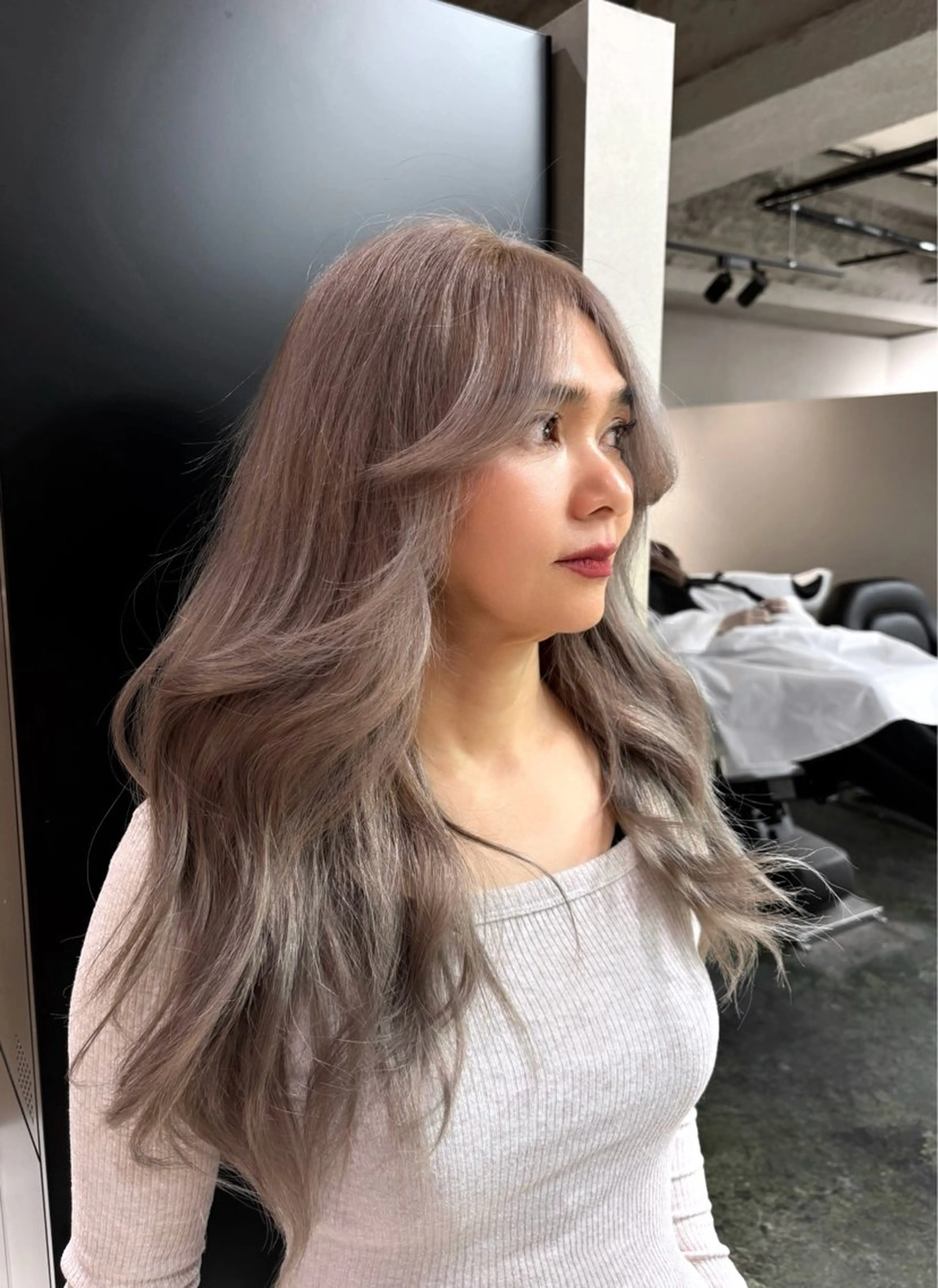 ロング karin🪩海外風 バタフライカットのヘアスタイル